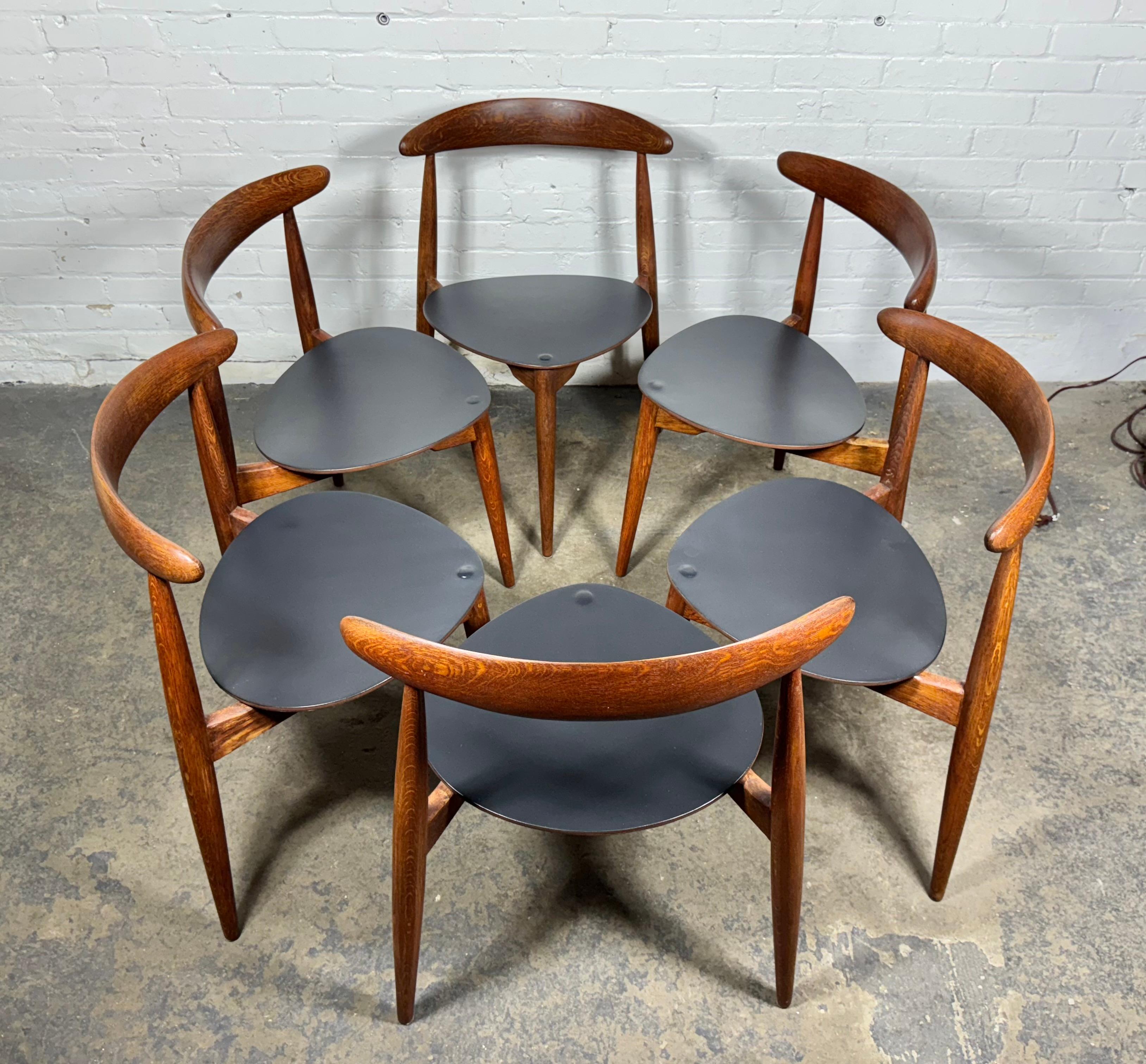 Set di sei sedie a cuore Hans J. Wegner FH 4103 Oak Danimarca, anni '50 in vendita 3