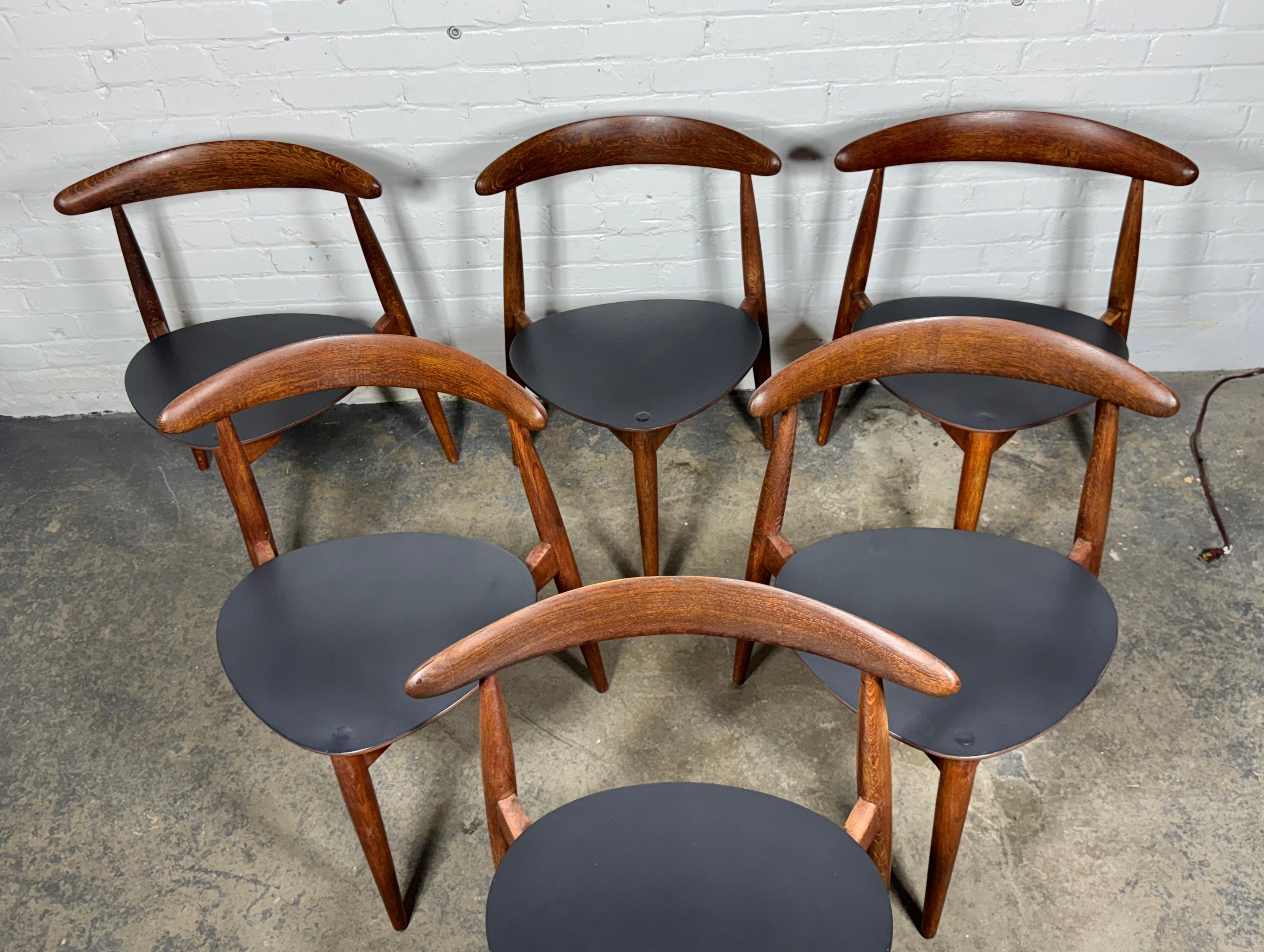Set di sei sedie a cuore Hans J. Wegner FH 4103 Oak Danimarca, anni '50 in vendita 4