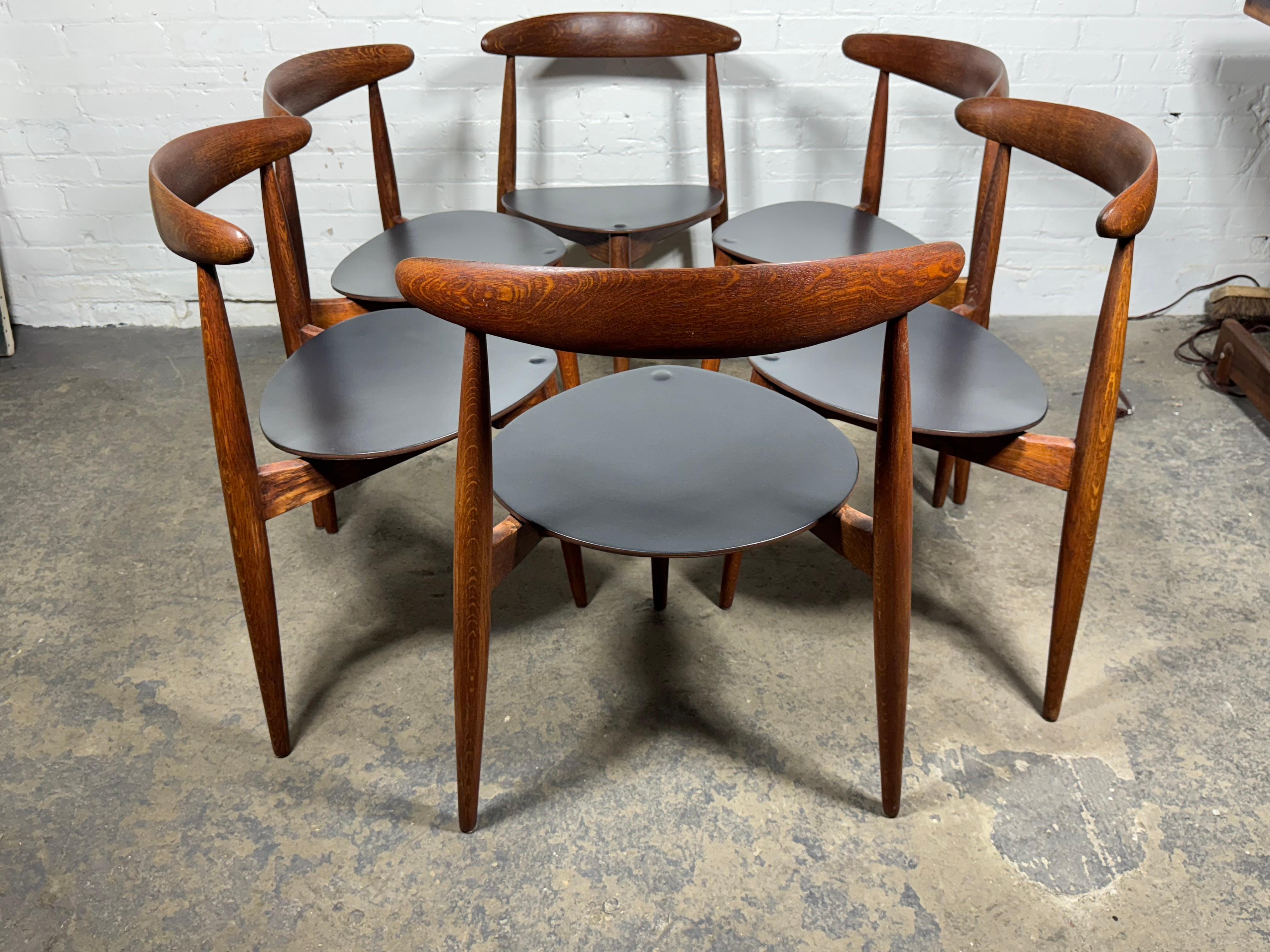 Set di sei sedie a cuore Hans J. Wegner FH 4103 Oak Danimarca, anni '50 in vendita 5