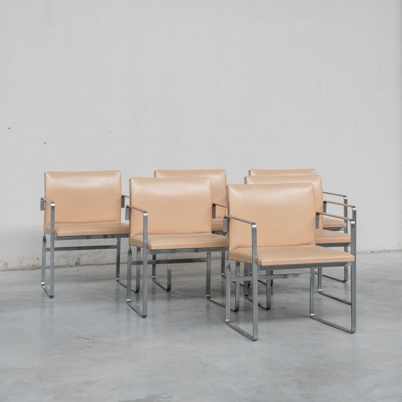 Ensemble de six chaises de salle à manger JH811 de Hans J Wegner en acier et cuir du milieu du siècle dernier en vente 5