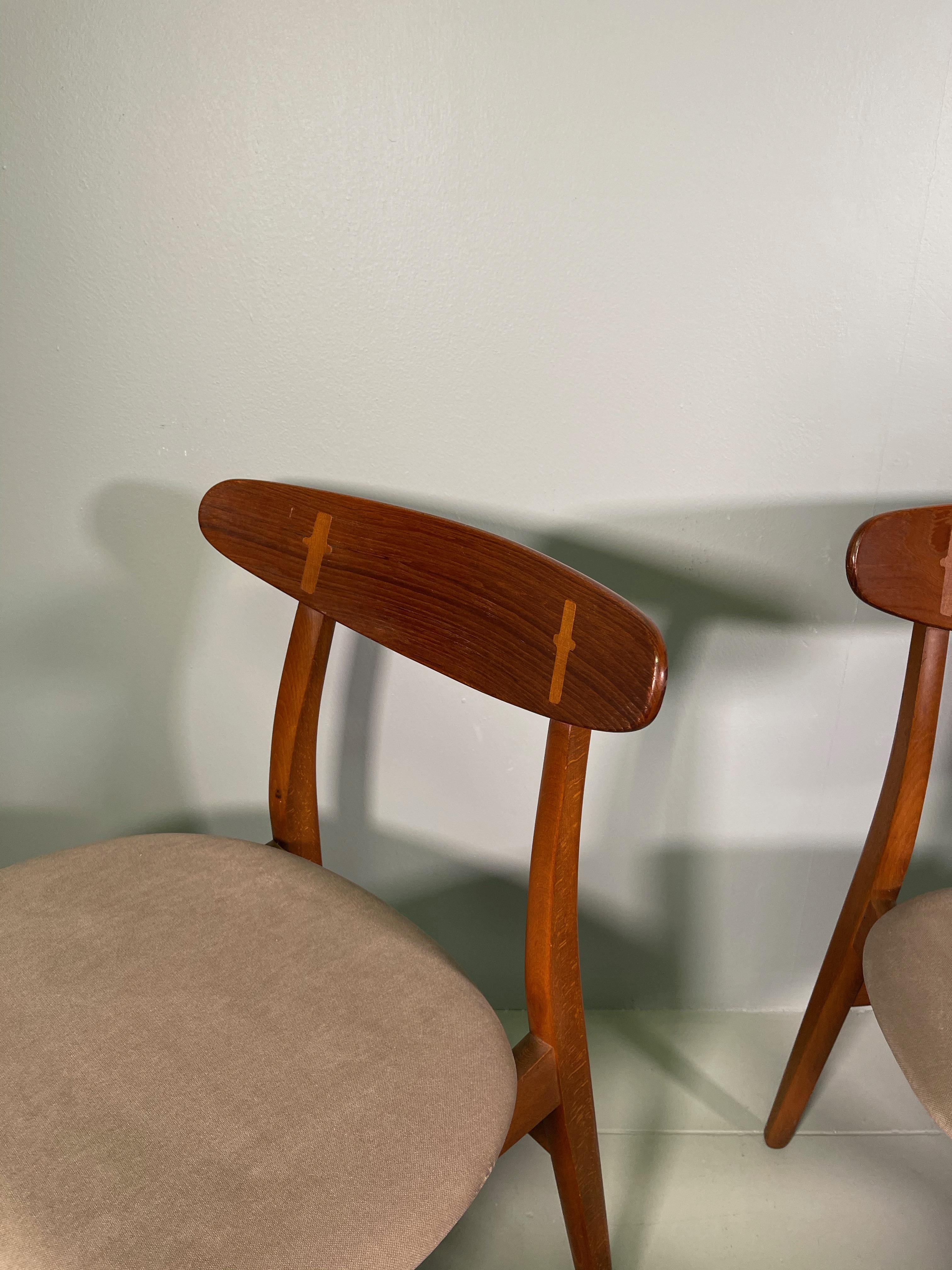 Danish Set of Six Hans Wegner CH-30 Dining Chairs Produced by Carl Hansen For Sale