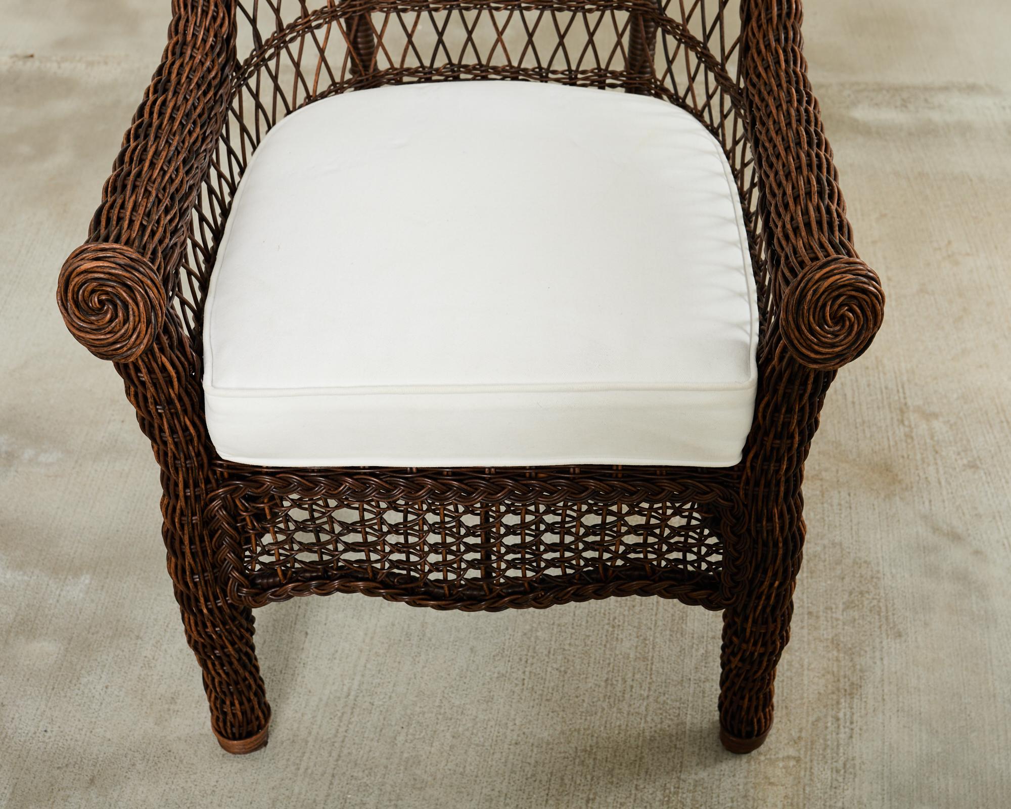 Ensemble de six chaises de jardin en osier et résine tissée de style Harbor en vente 8