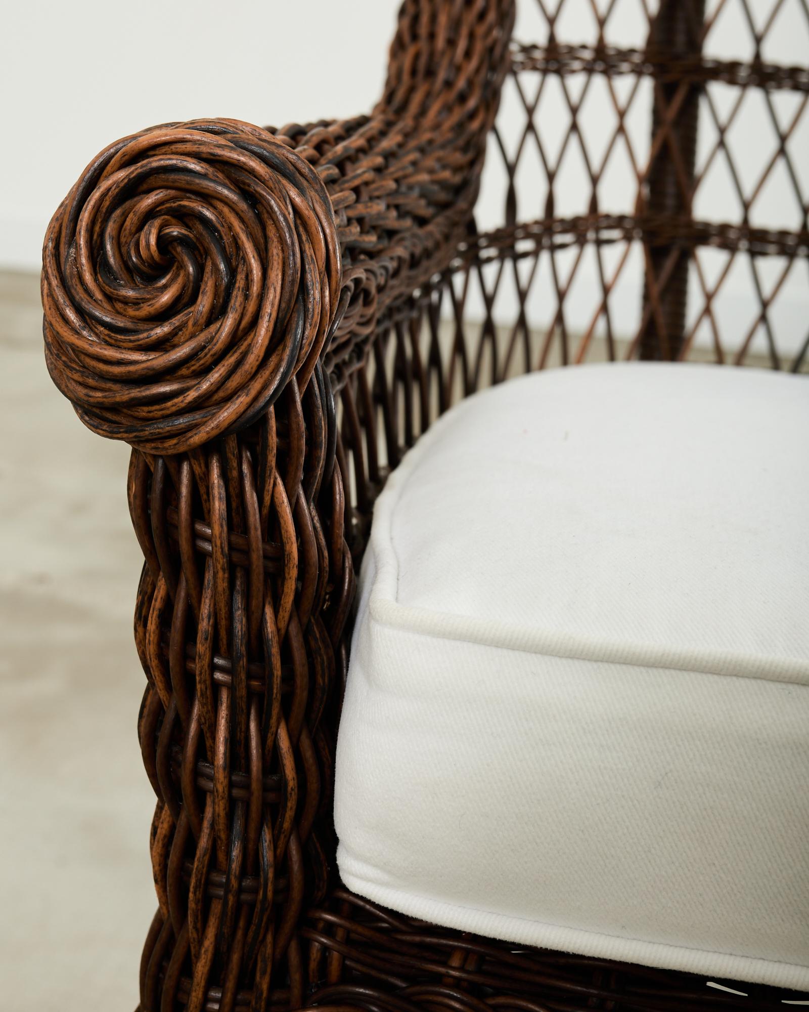 Ensemble de six chaises de jardin en osier et résine tissée de style Harbor en vente 9