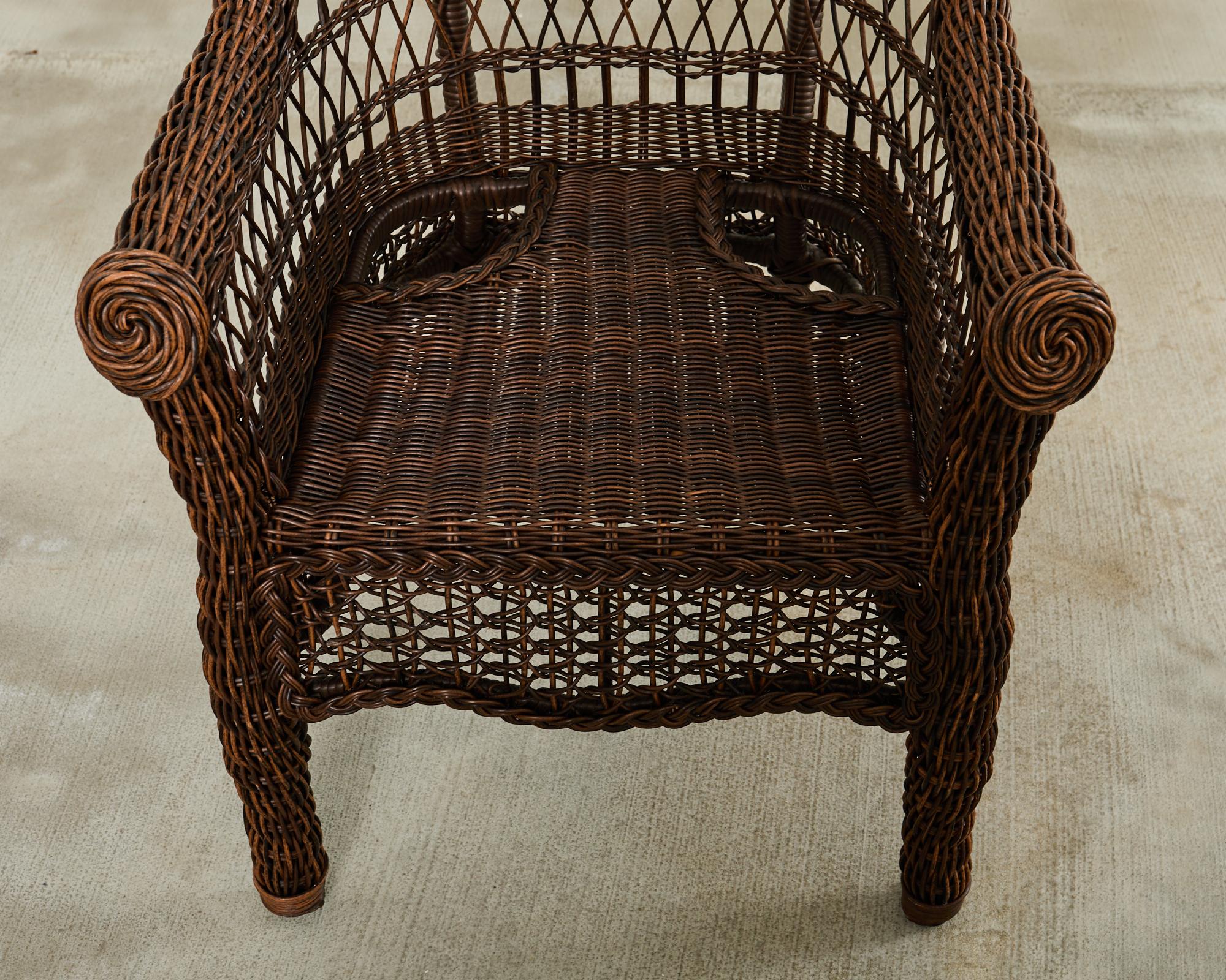 Ensemble de six chaises de jardin en osier et résine tissée de style Harbor en vente 10