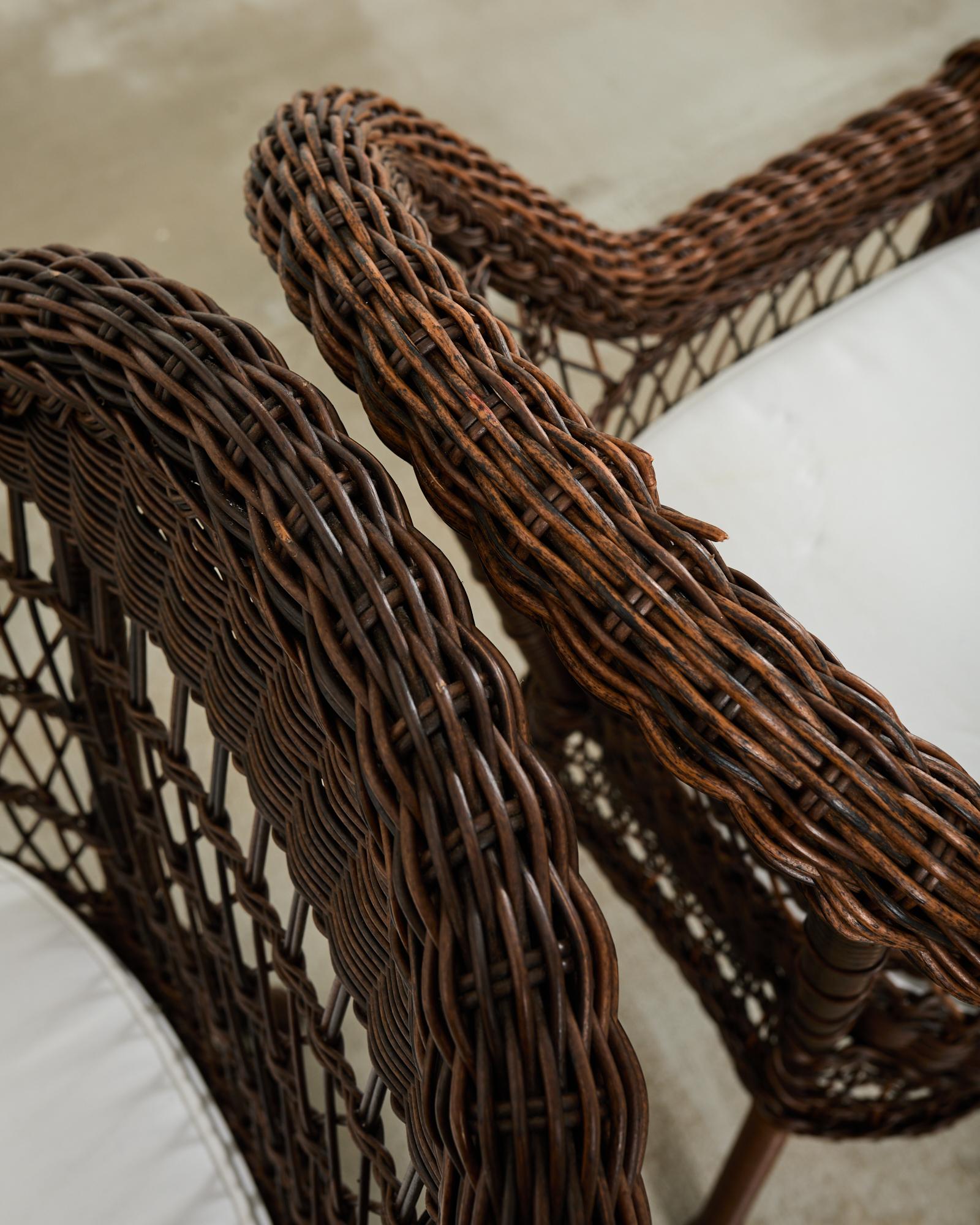 Ensemble de six chaises de jardin en osier et résine tissée de style Harbor en vente 2