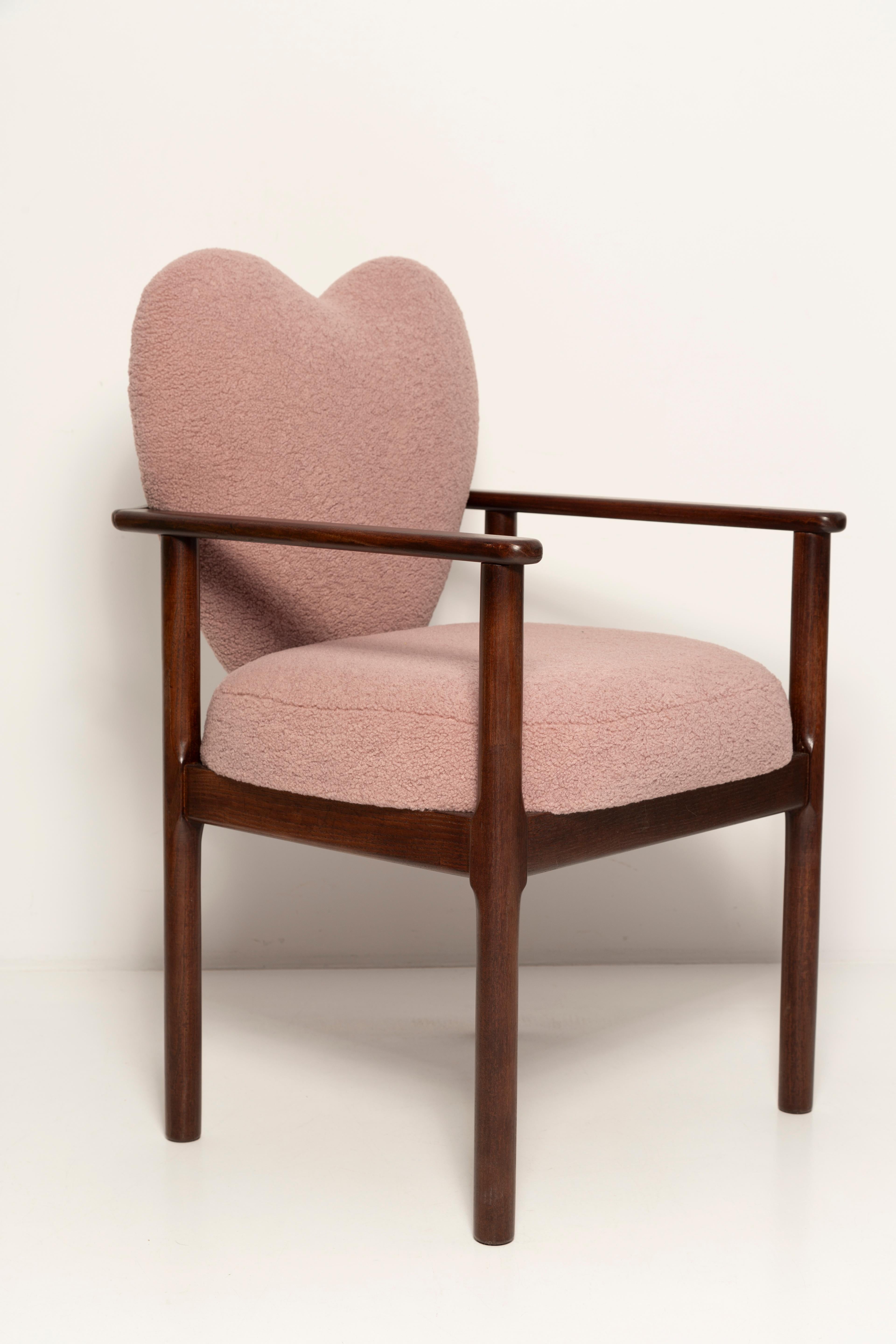 Polacco Set di sei sedie da pranzo a cuore, Boucle rosa, Vintola Studio, Europa, Polonia in vendita