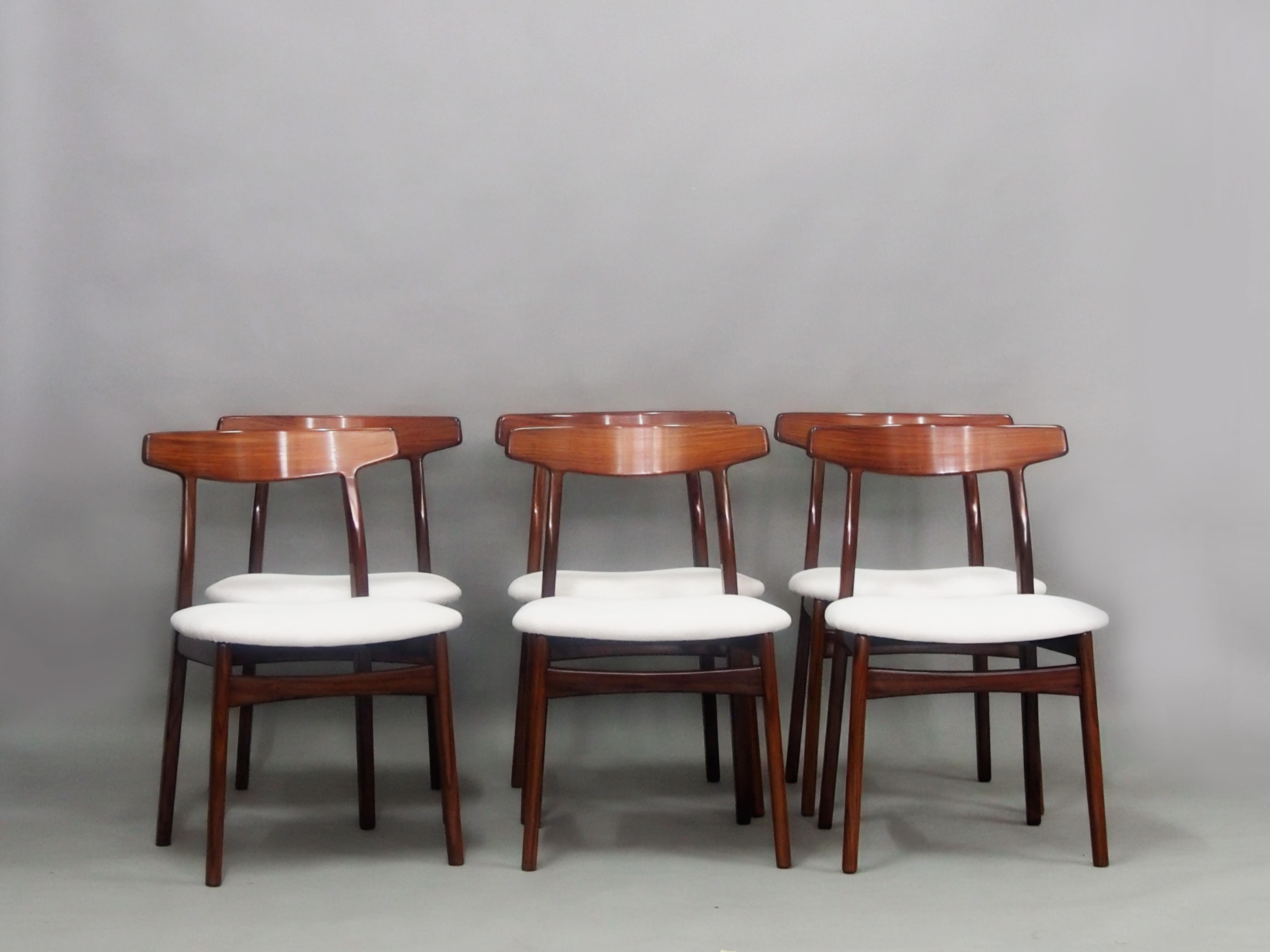 Mid-Century Modern Ensemble de six chaises de salle à manger en bois de rose Henry Kjaernulf en vente