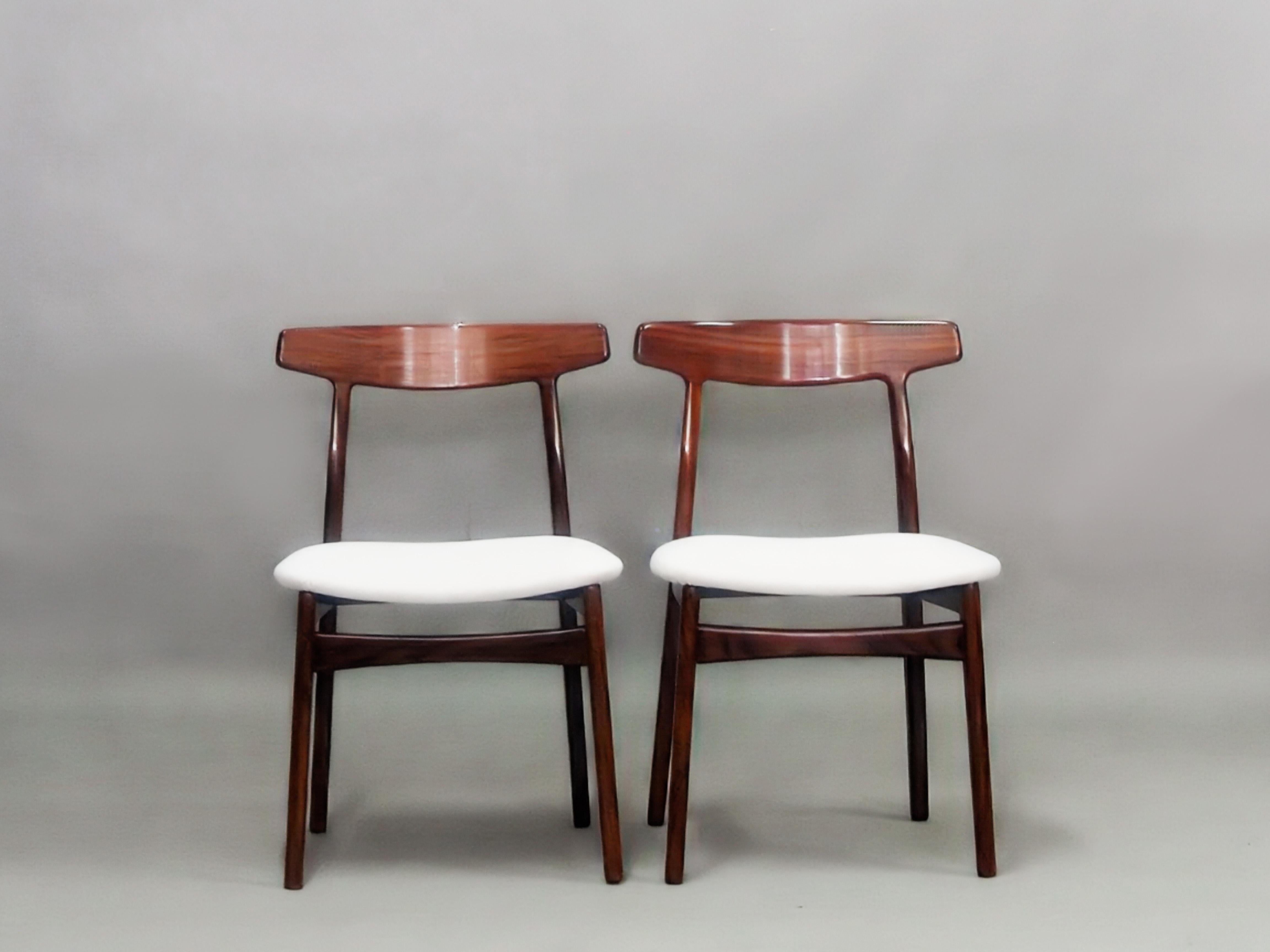 Danois Ensemble de six chaises de salle à manger en bois de rose Henry Kjaernulf en vente