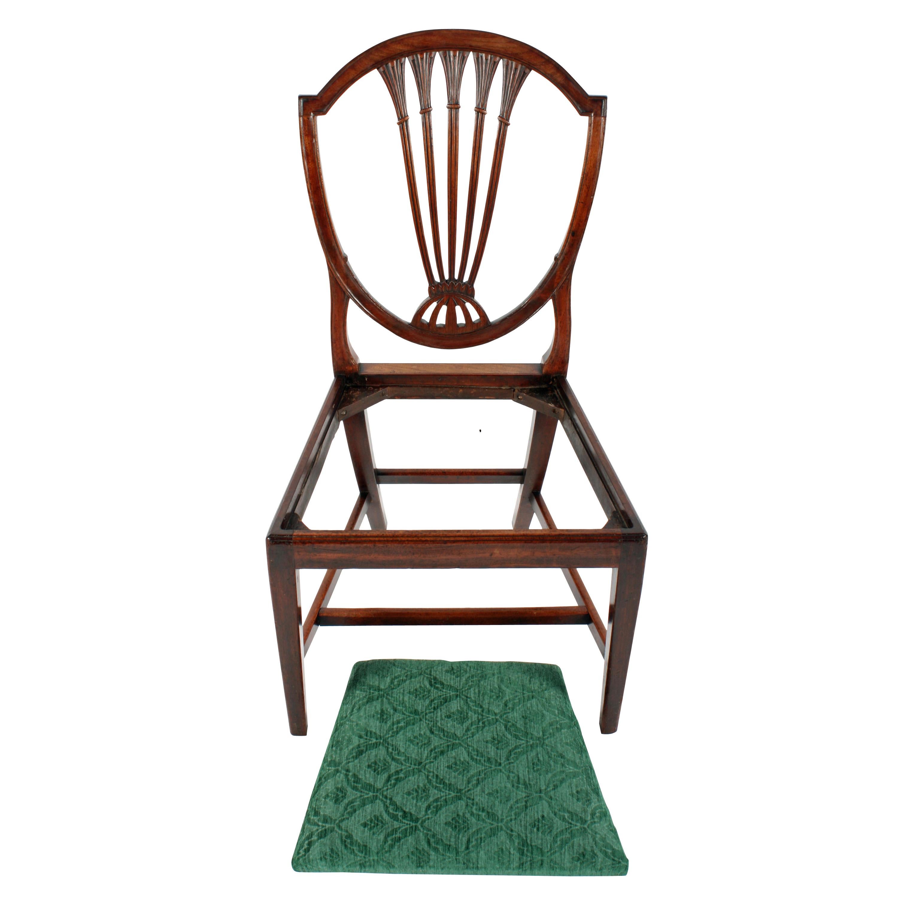 Set of Six Hepplewhite Chairs For Sale 1