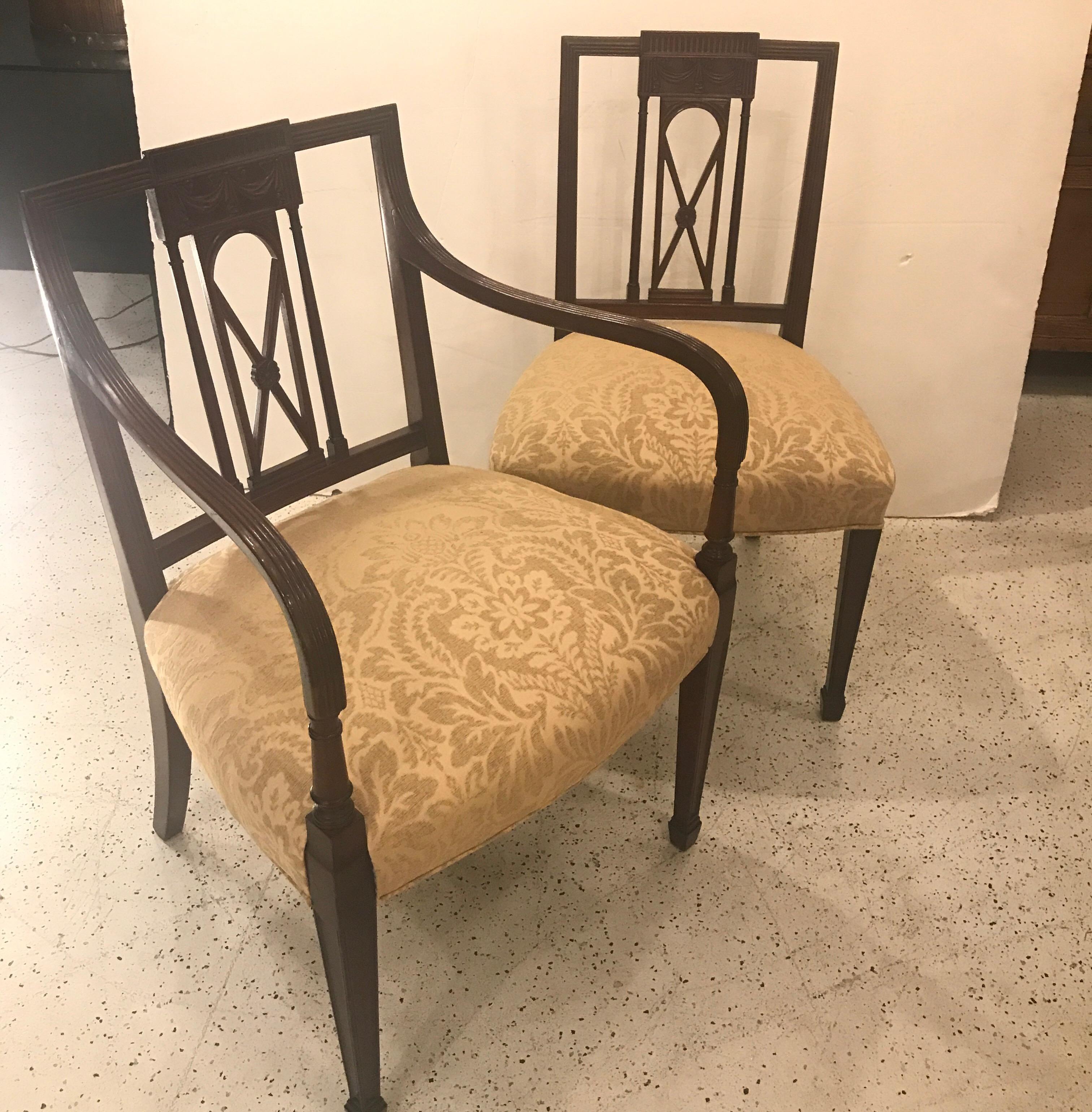 Set of Six Hepplewhite Dining Chairs 8