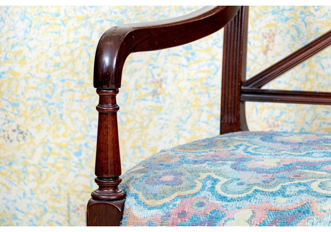 20ième siècle Ensemble de six chaises de salle à manger de style Hepplewhite en vente