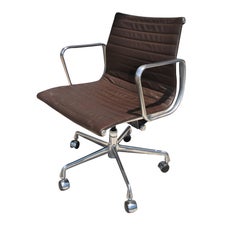 Set of Six Herman Miller Eames Aluminium Group Desk Chairs