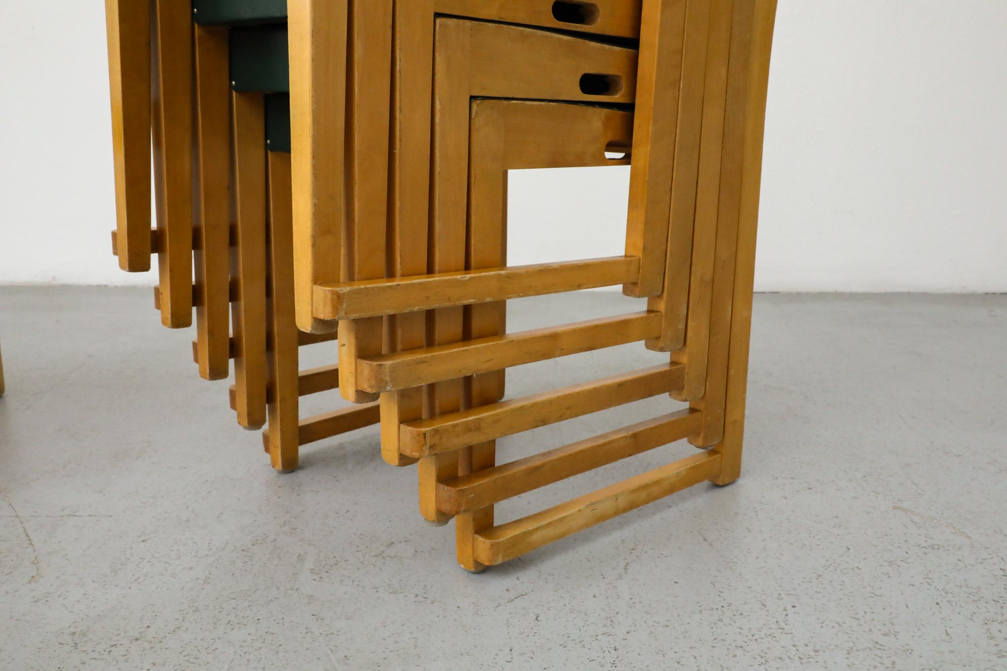Ensemble de six chaises empilables Herman Seeck pour Asko 
