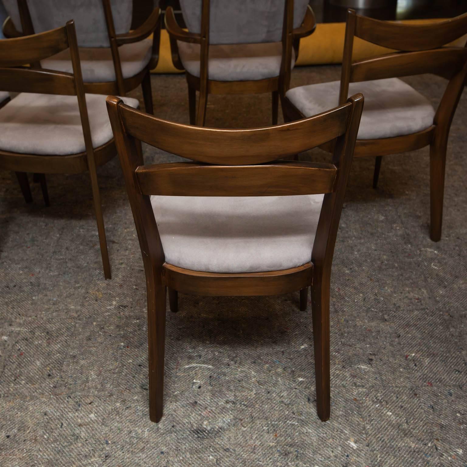 Set of Six Heywood Wakefield Bow Tie Chairs  In Good Condition In New London, CT