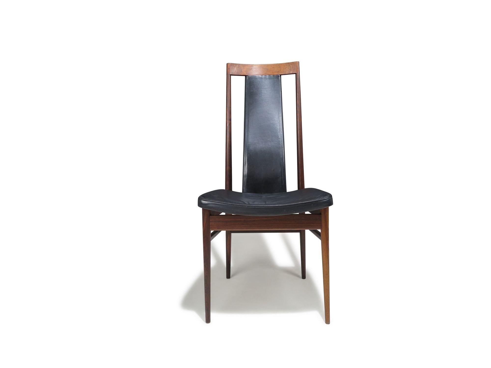 Scandinavo moderno Set di sei sedie da pranzo con schienale alto in palissandro brasiliano  Scandinavo, anni '60 circa in vendita