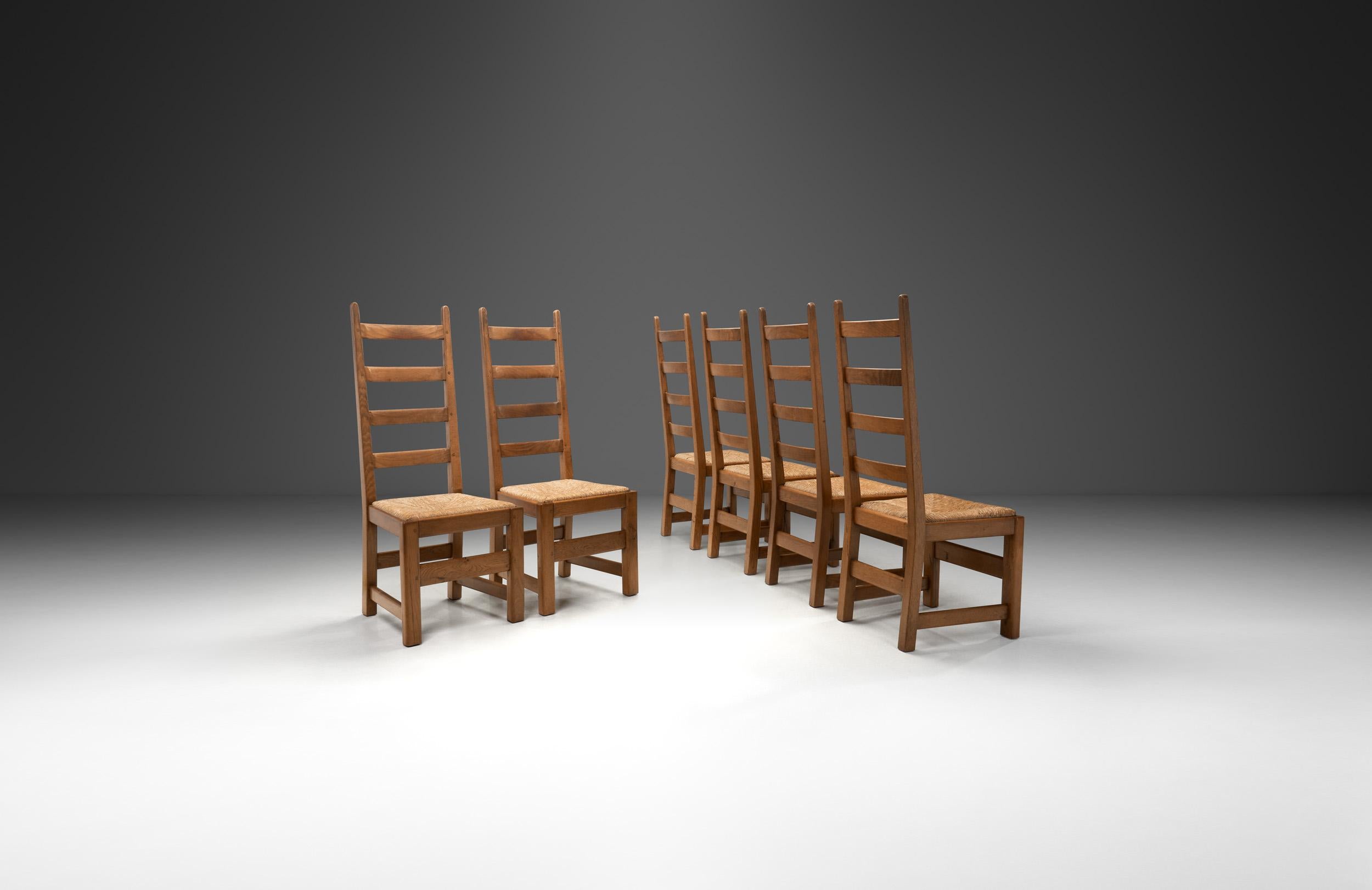 Mid-Century moderno Set di sei sedie da pranzo con schienale alto in Oak e giunco, Francia, 1950 ca. in vendita