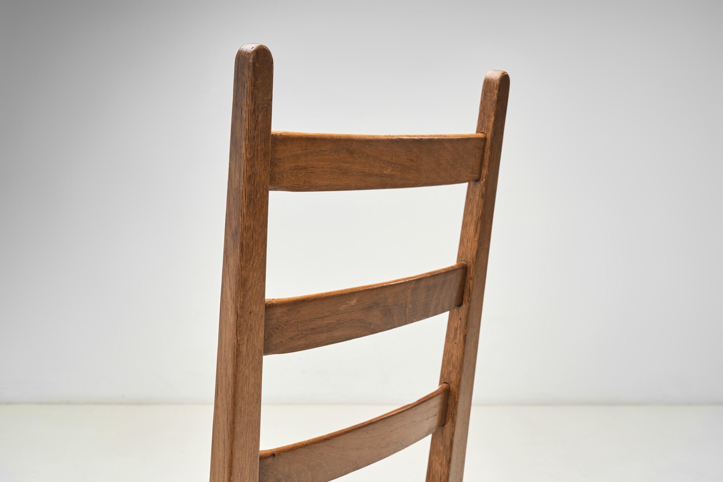 Set di sei sedie da pranzo con schienale alto in Oak e giunco, Francia, 1950 ca. in vendita 1