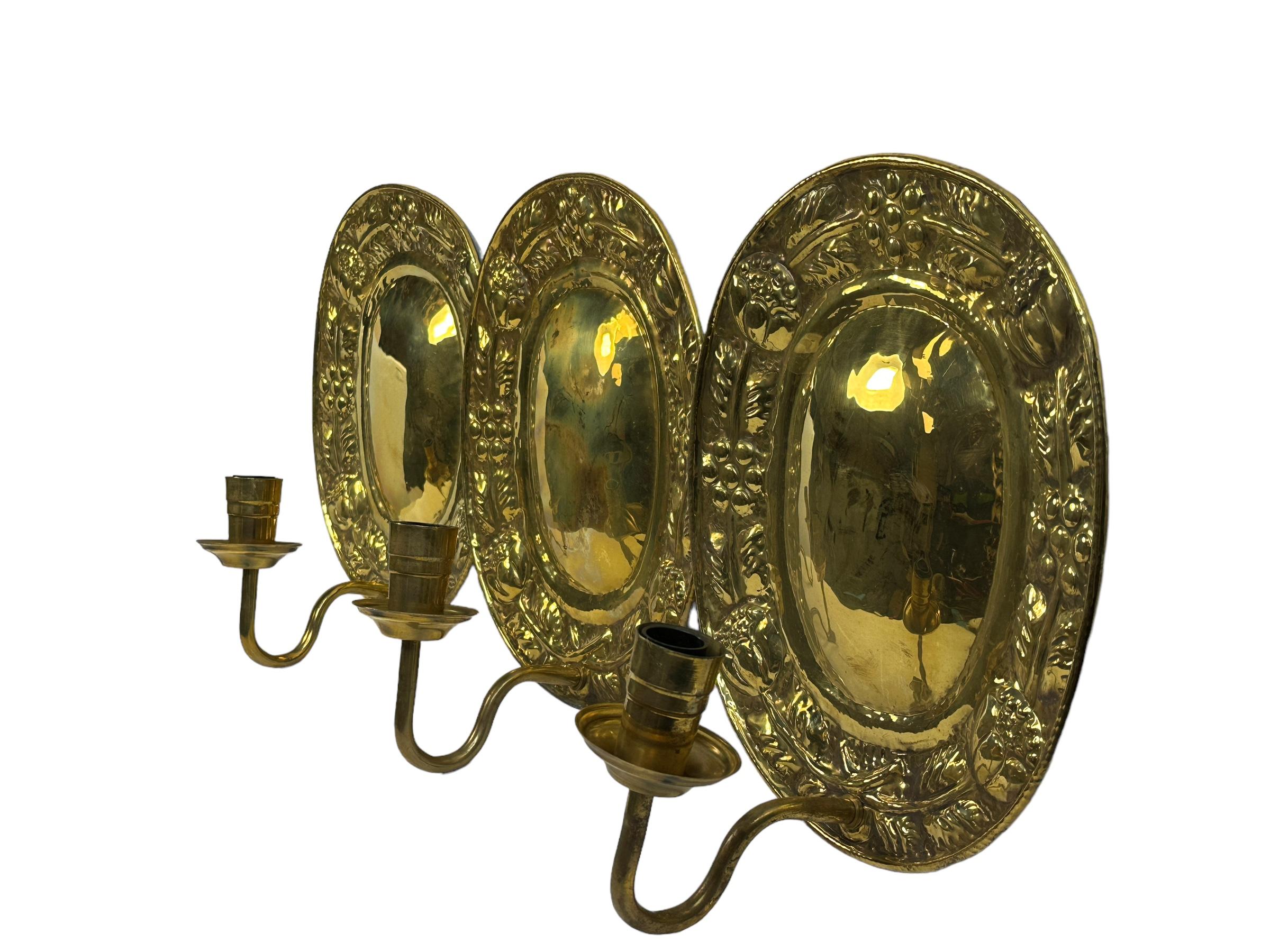 Set of Six Hollywood Regency Brass Wall Candle Sconces Flower Motif, 1920s For Sale 8