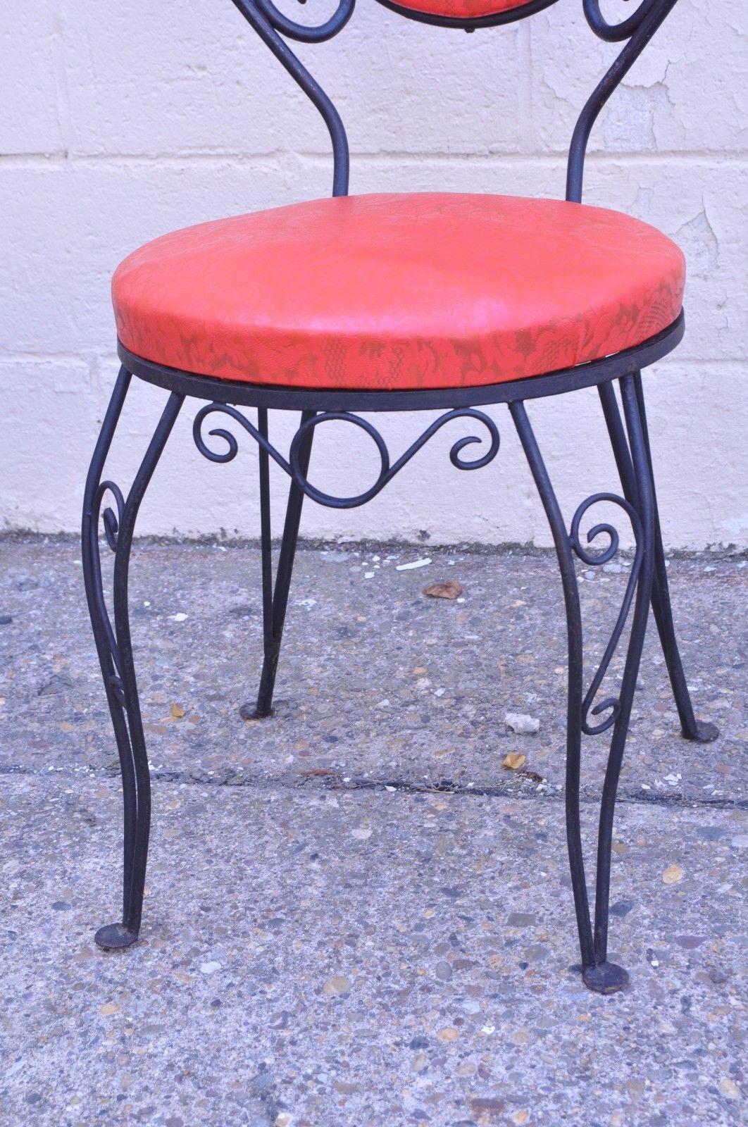 Set of Six Hollywood Regency Red Wrought Iron Ice Cream Parlor Dining Chairs In Good Condition In Philadelphia, PA