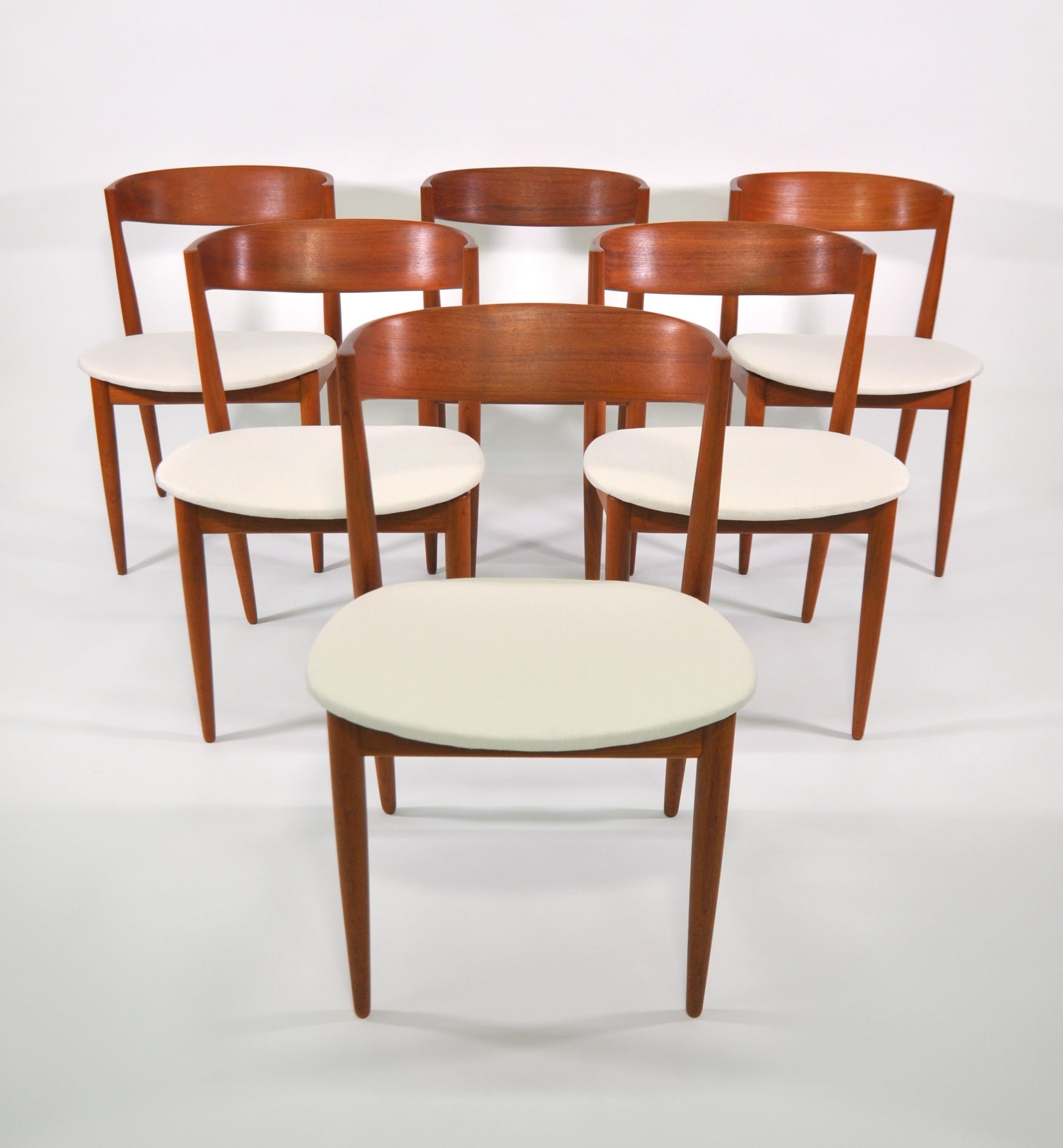 Very rare set of 6 vintage Danish Mid-Century Modern dining chairs, designed by Henry Walter Klein for Bramin Mobler (aka NA Jorgensens Mobelfabrik), dating from the early to mid-1960s. The teak frames feature floating seats that have been