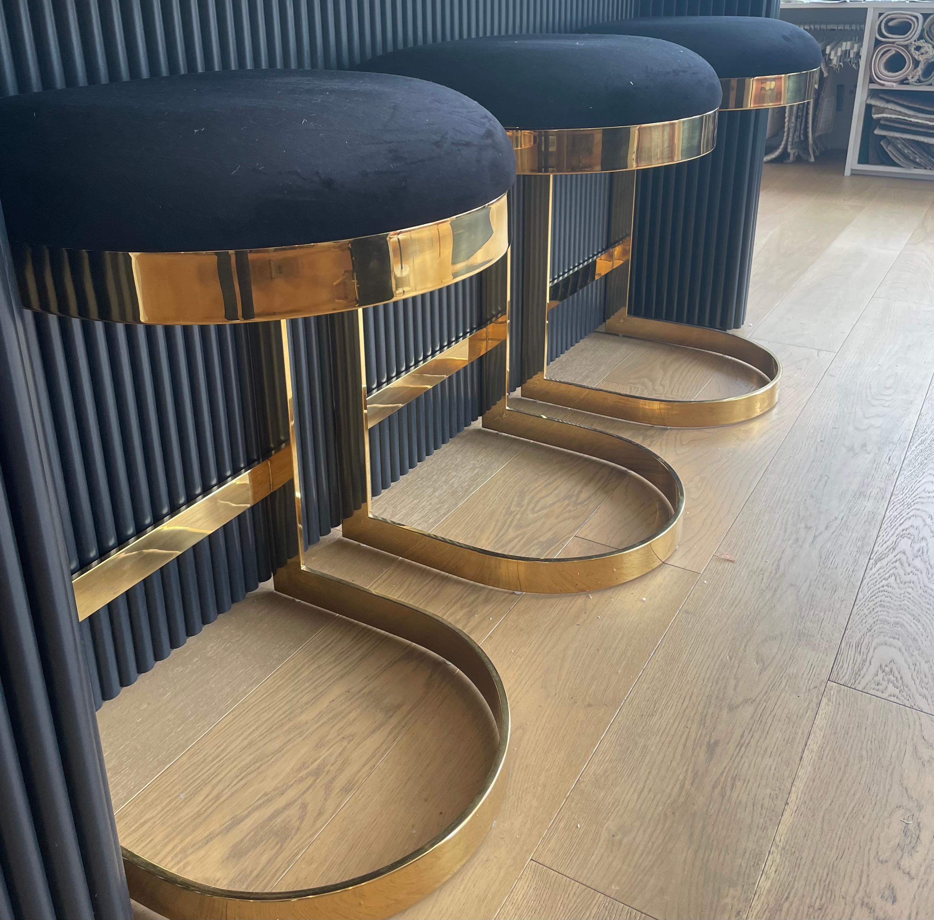 XXIe siècle et contemporain Ensemble de six tabourets de comptoir sans dossier Ibiza en velours par Modshop en vente