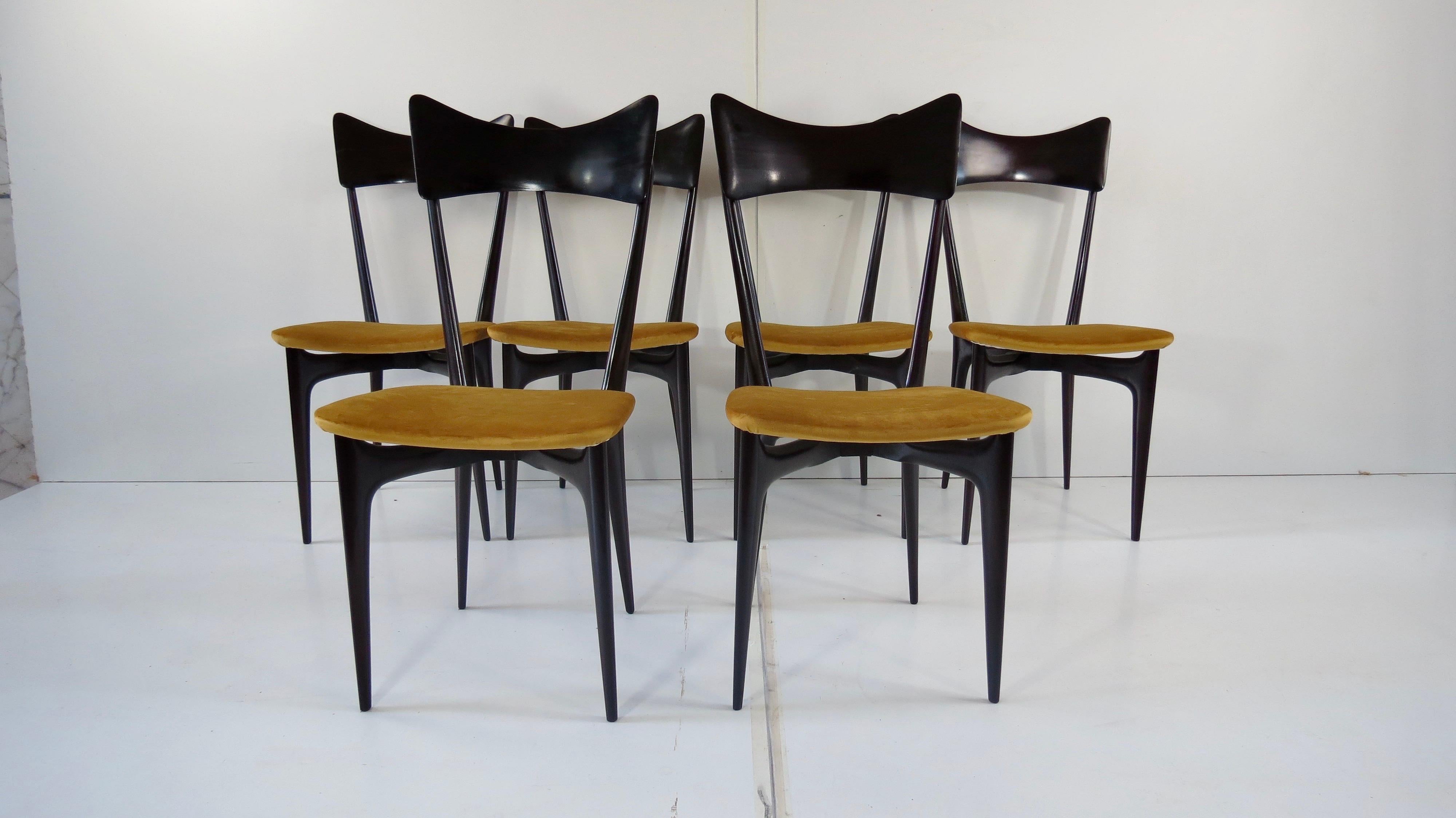 Mid-Century Modern Set of Six Ico and Luisa Parisi Ebonized Dining Chairs by Ariberto Colombo, 1952