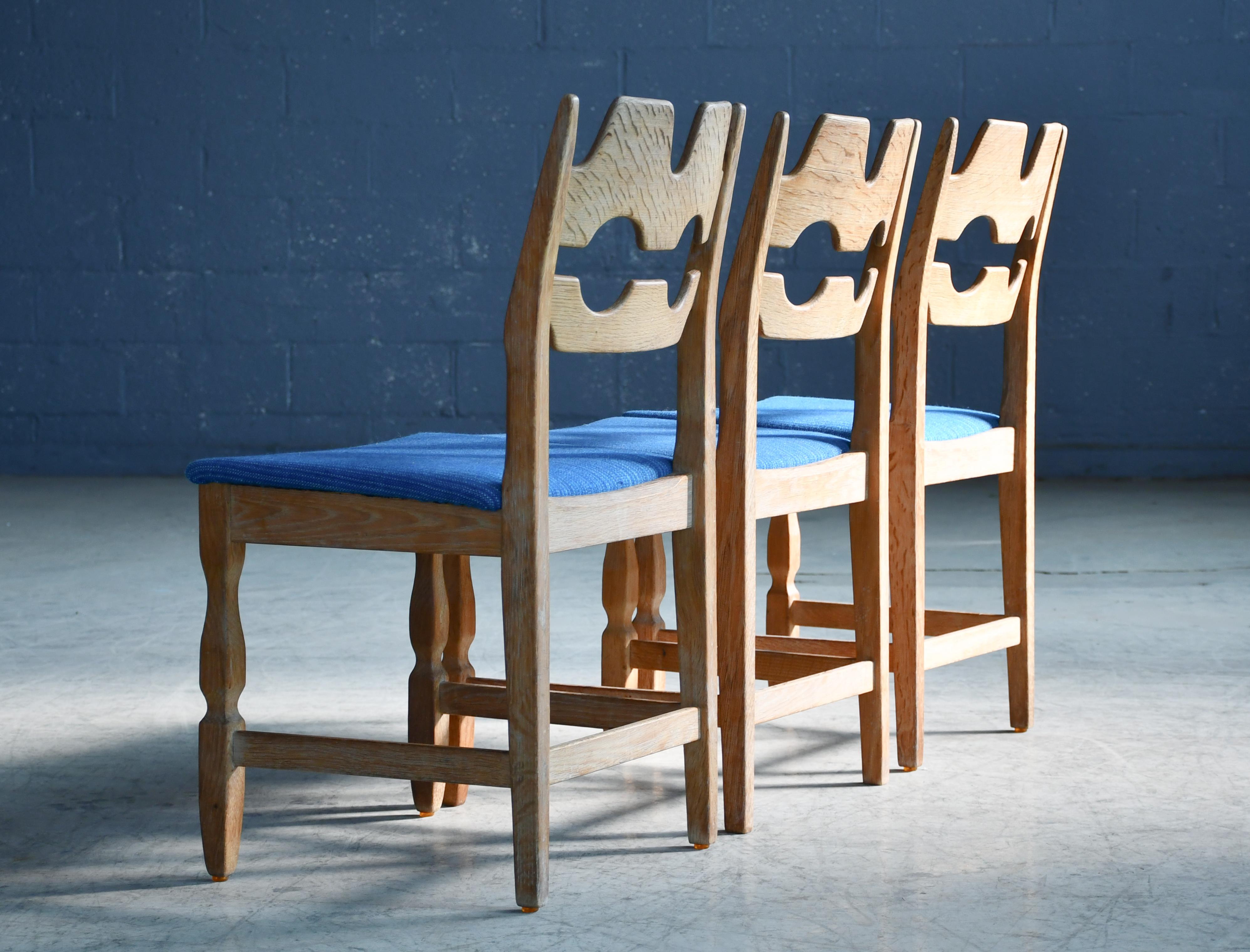 Danish Set of Six Iconic Razorblade Dining Chairs Carved Oak by Henry Kjærnulf 60's For Sale