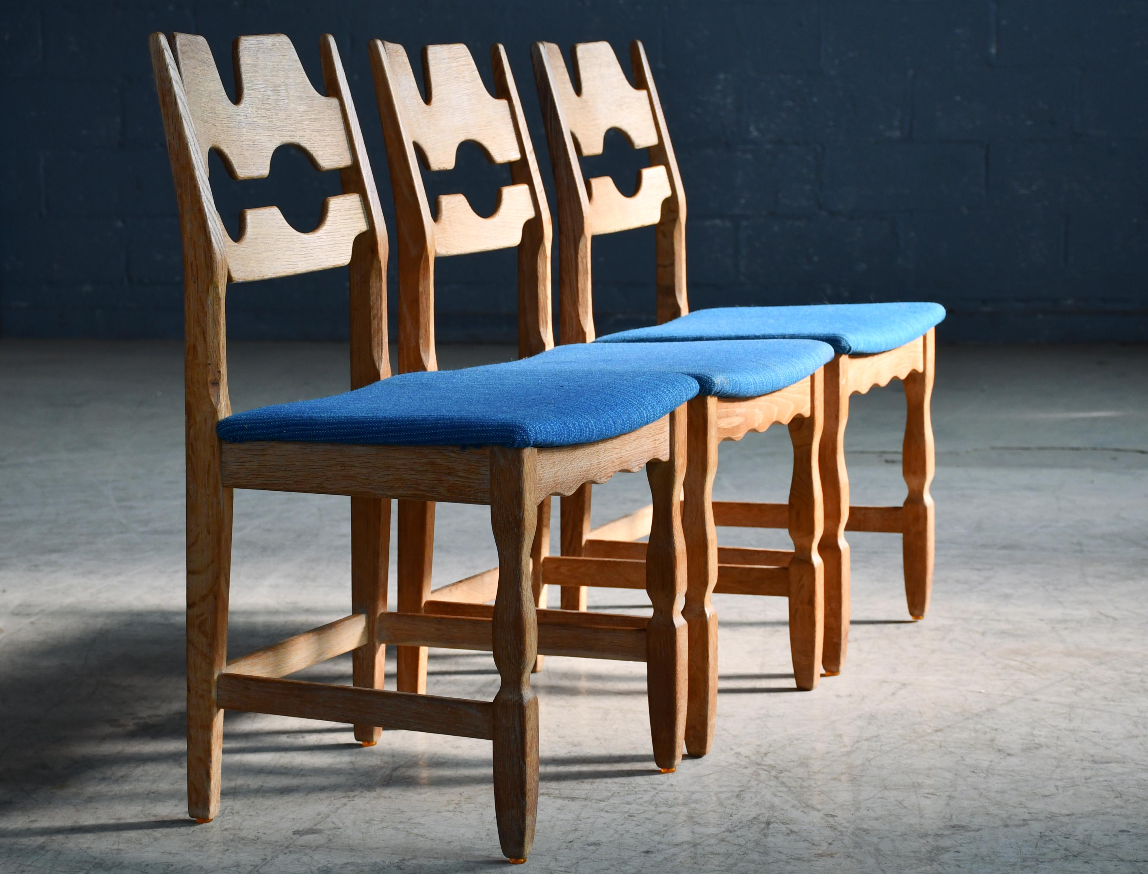 Set of Six Iconic Razorblade Dining Chairs Carved Oak by Henry Kjærnulf 60's In Good Condition For Sale In Bridgeport, CT