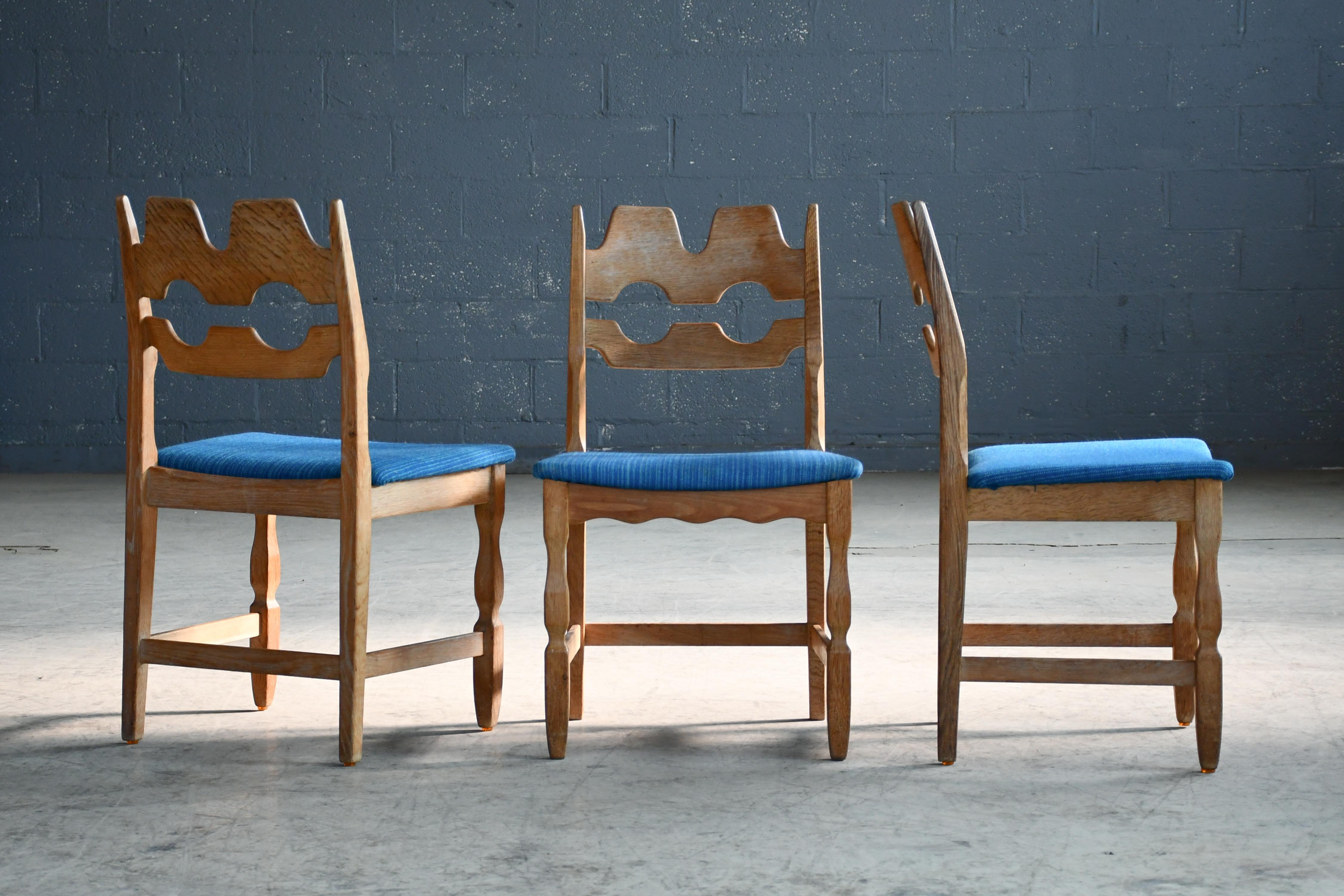 Mid-20th Century Set of Six Iconic Razorblade Dining Chairs Carved Oak by Henry Kjærnulf 60's For Sale