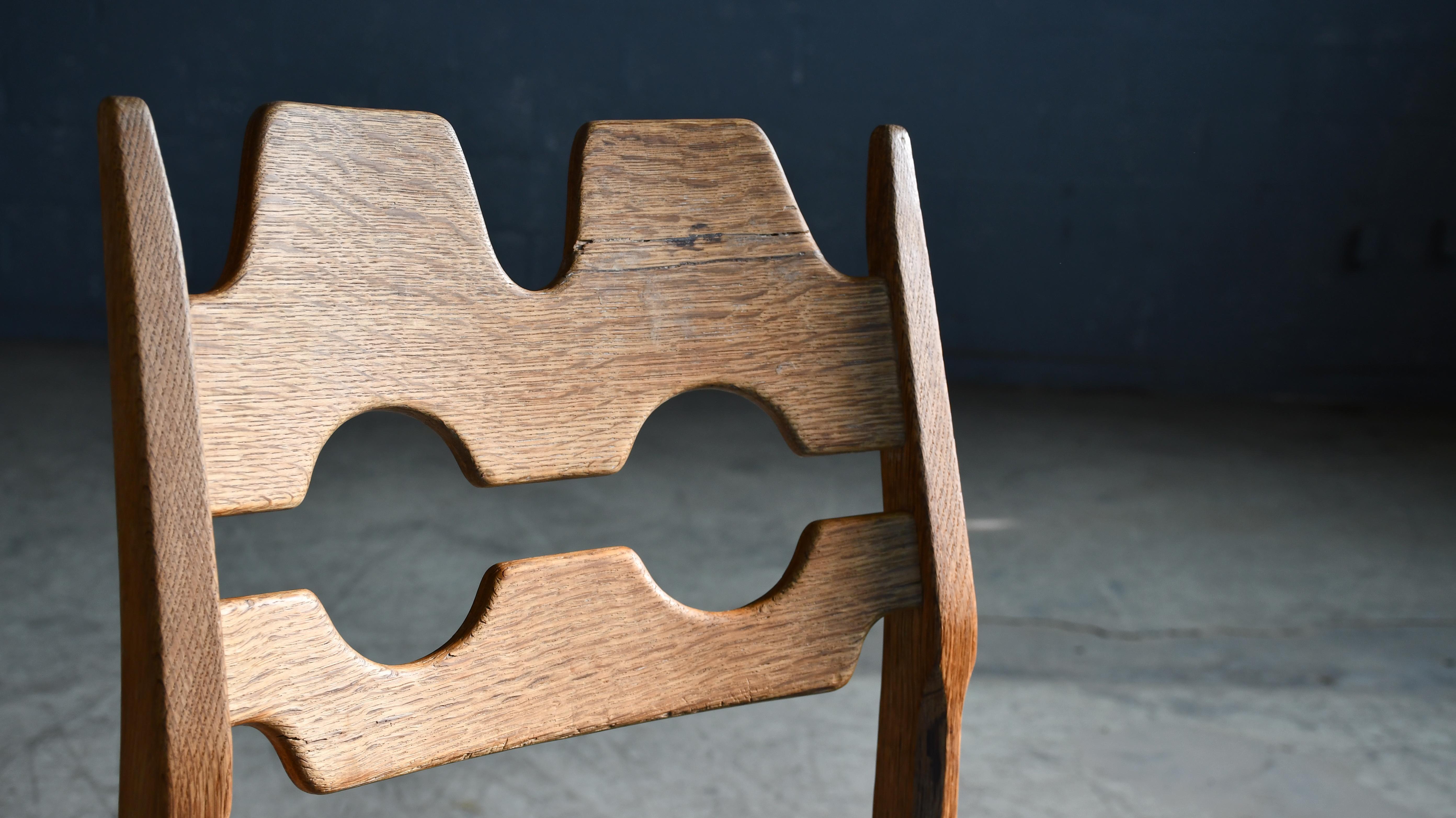 Wool Set of Six Iconic Razorblade Dining Chairs Carved Oak by Henry Kjærnulf 60's For Sale