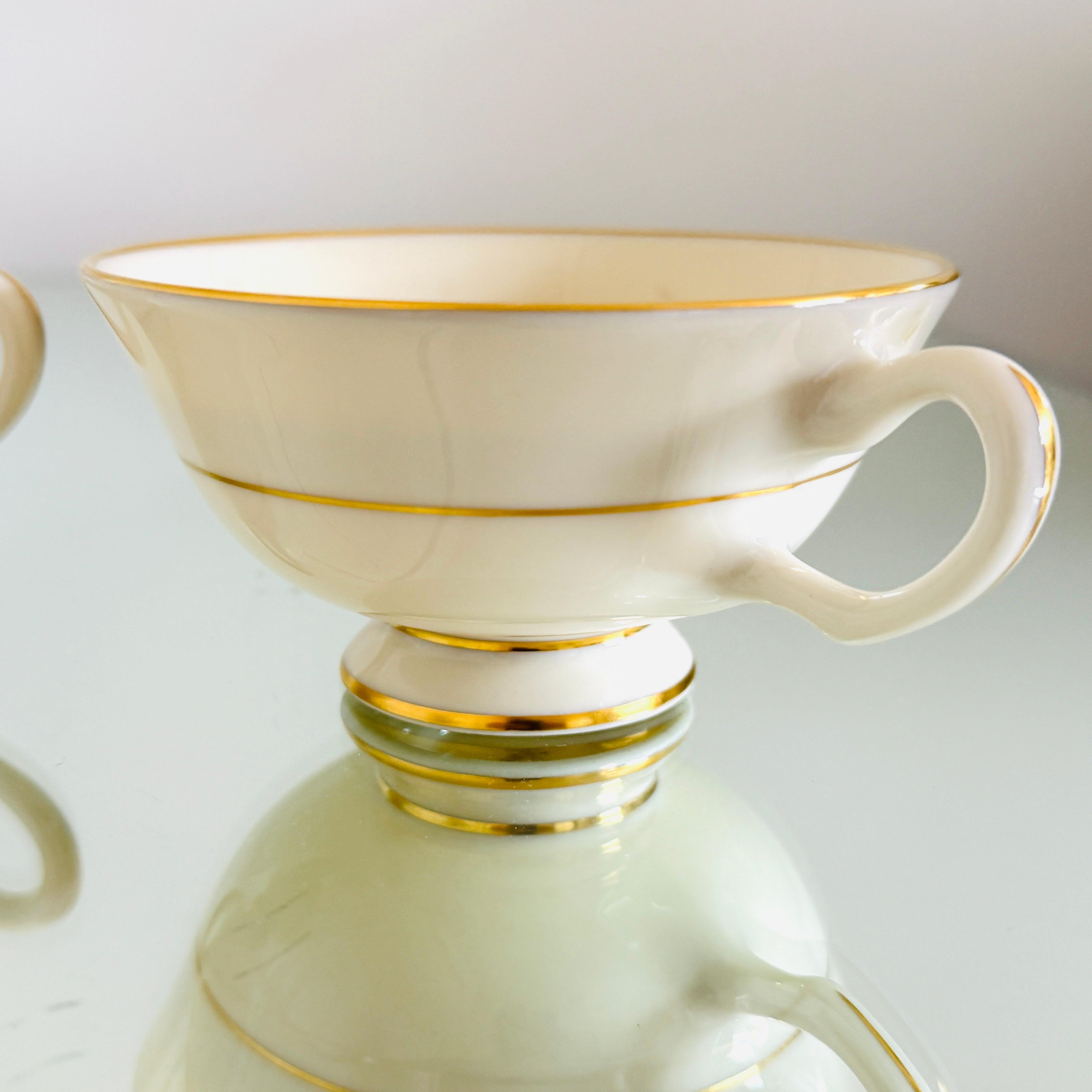 Porcelaine Ensemble de six tasses en porcelaine et feuille d'or Imperial par Lenox, c. 1975 en vente
