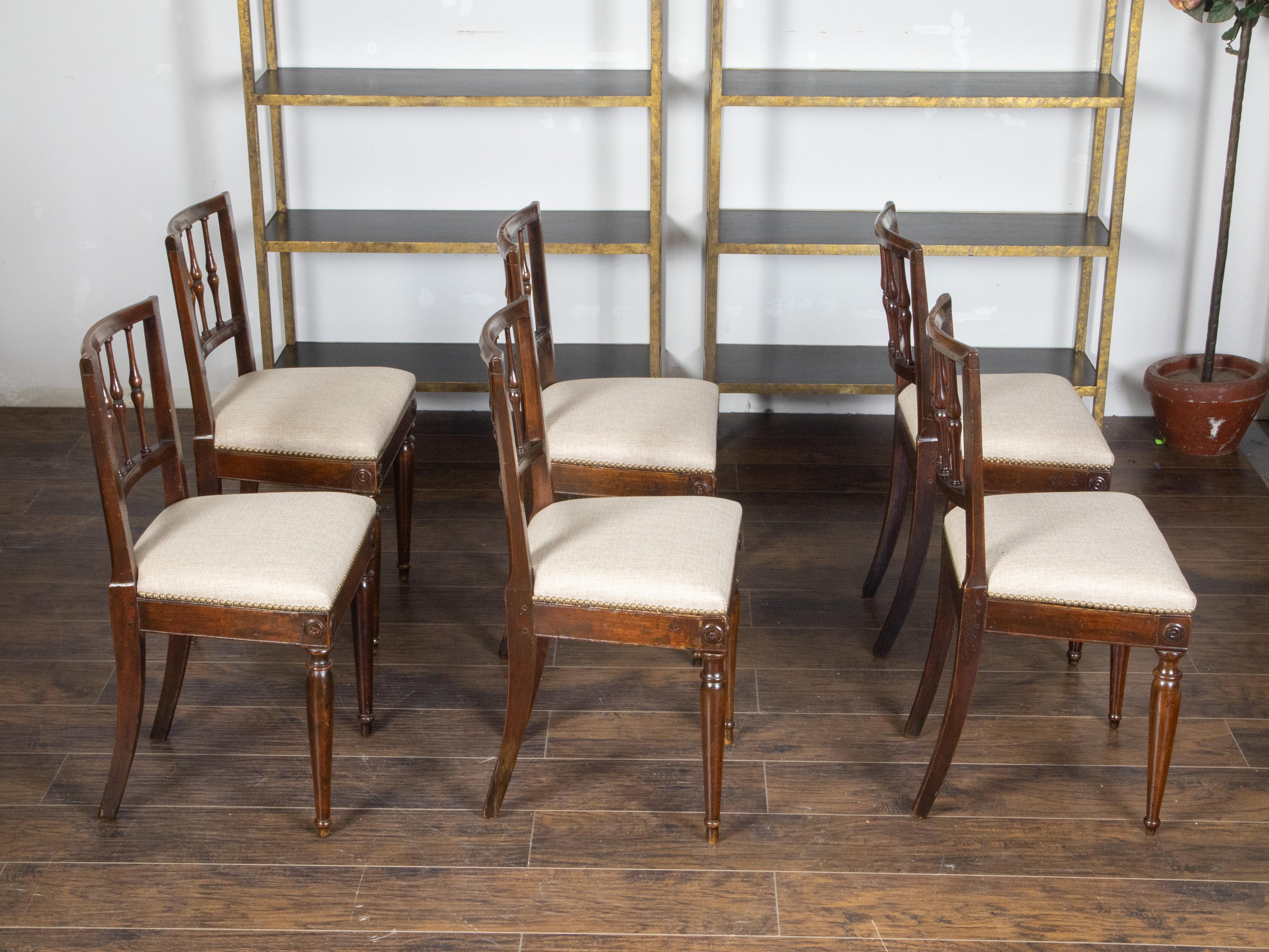 Set of Six Italian 1800s Walnut Dining Room Chairs with Spindle Shaped Backs For Sale 4
