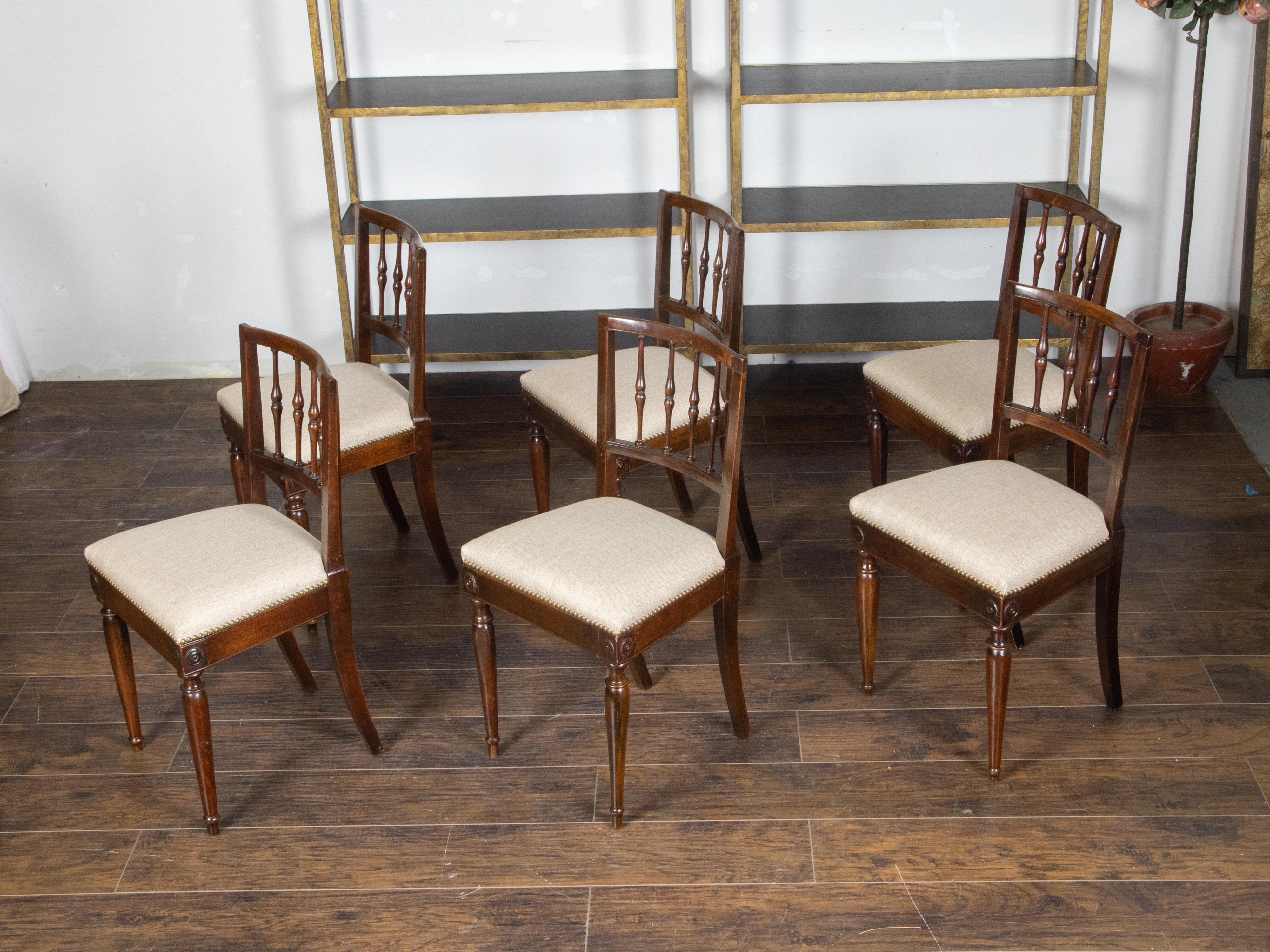 Set of Six Italian 1800s Walnut Dining Room Chairs with Spindle Shaped Backs For Sale 1