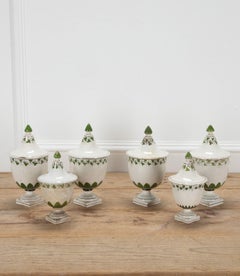 Ensemble de six pots de pharmacie italiens du 19ème siècle