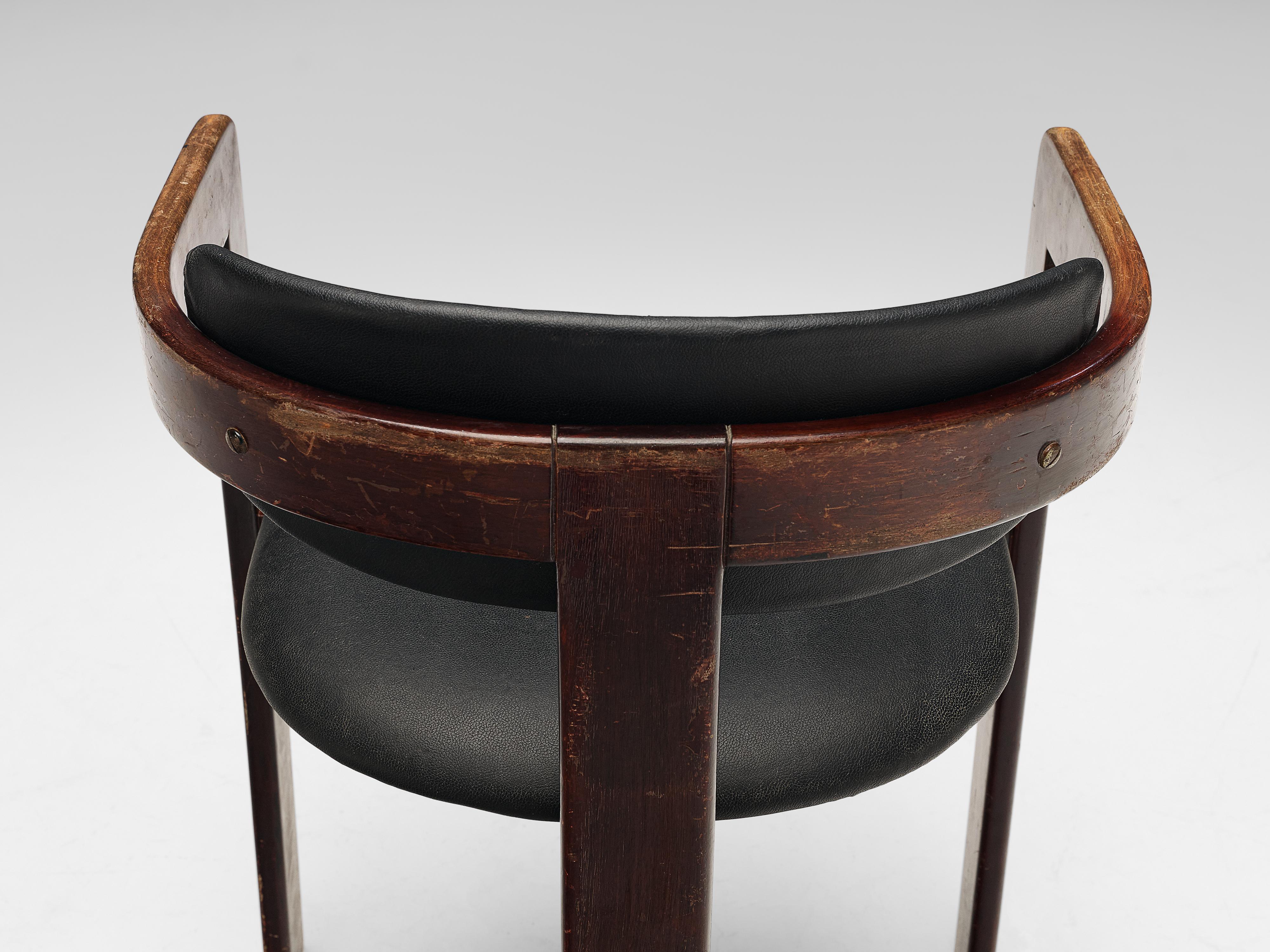 Ensemble de six fauteuils italiens avec cadres en bois cintré Bon état à Waalwijk, NL