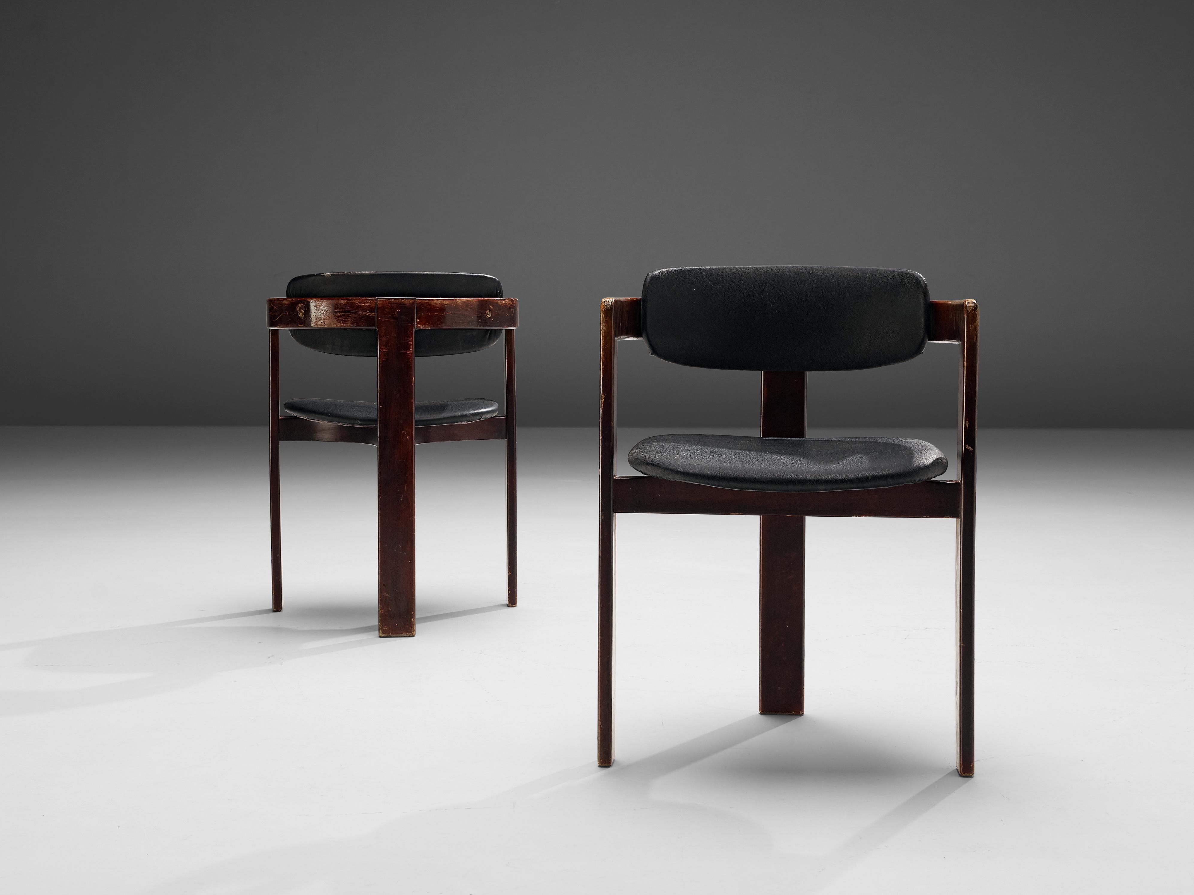 Ensemble de six fauteuils italiens avec cadres en bois cintré 3