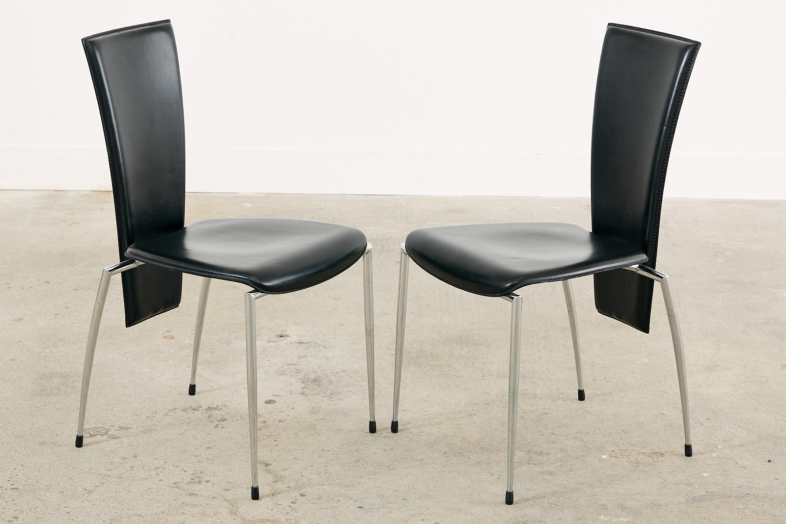 Ensemble de six chaises de salle à manger italiennes Arper Modern en cuir et chrome en vente 2
