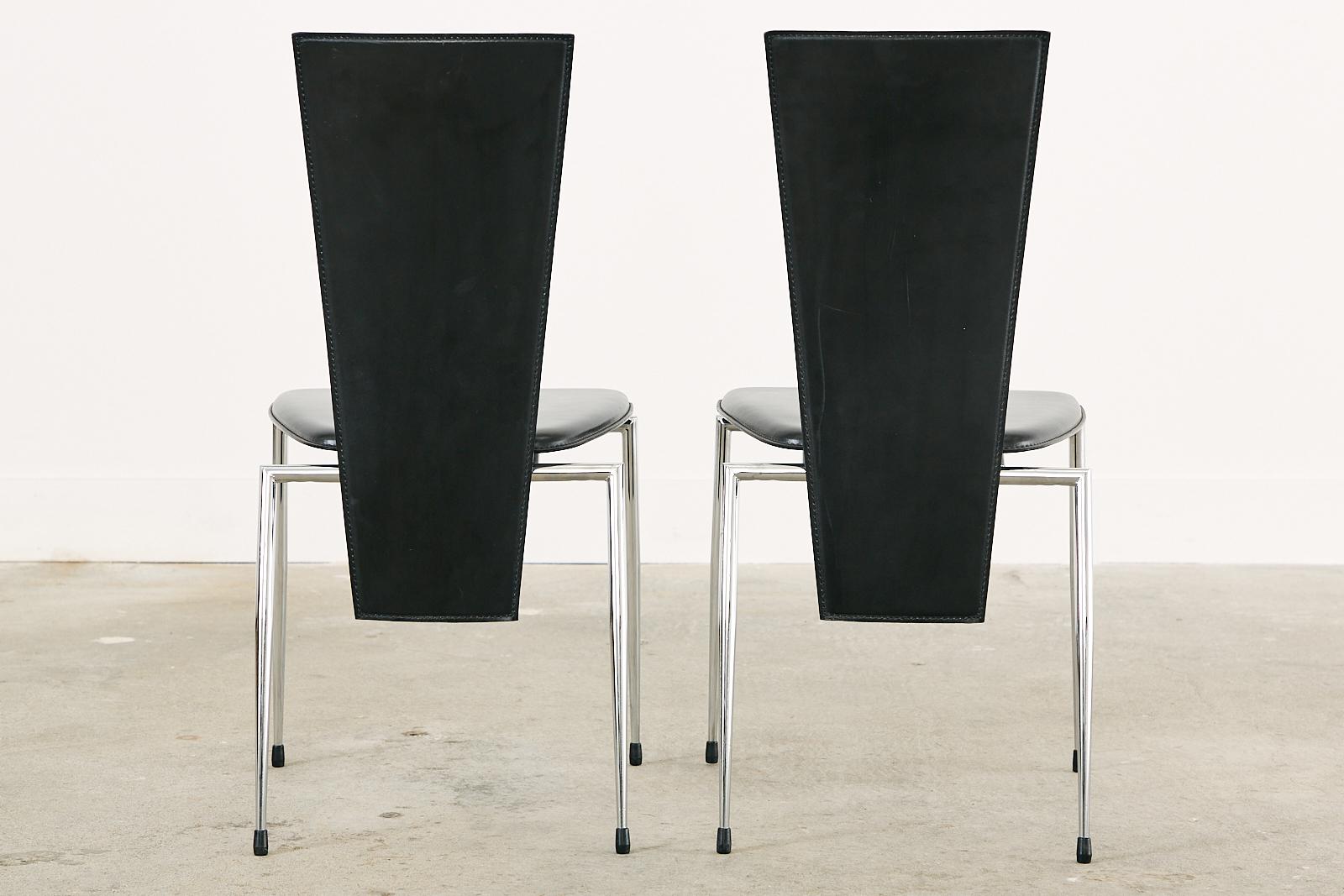 Ensemble de six chaises de salle à manger italiennes Arper Modern en cuir et chrome en vente 3