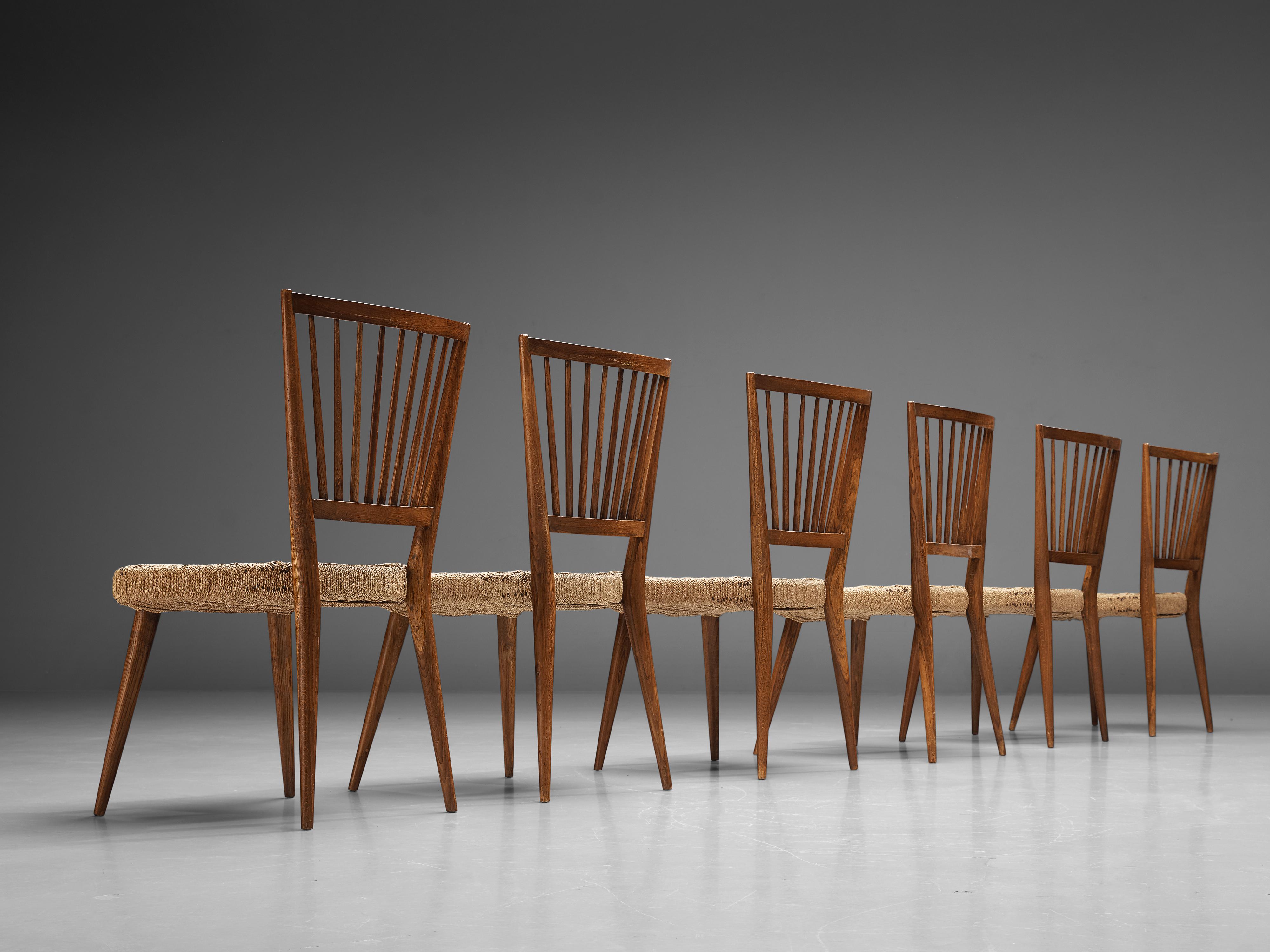 Chêne Ensemble italien de six chaises de salle à manger en chêne et en paille tressée en vente
