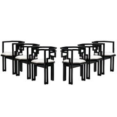 Ensemble de six chaises de salle à manger italiennes en chêne et tapissées de blanc