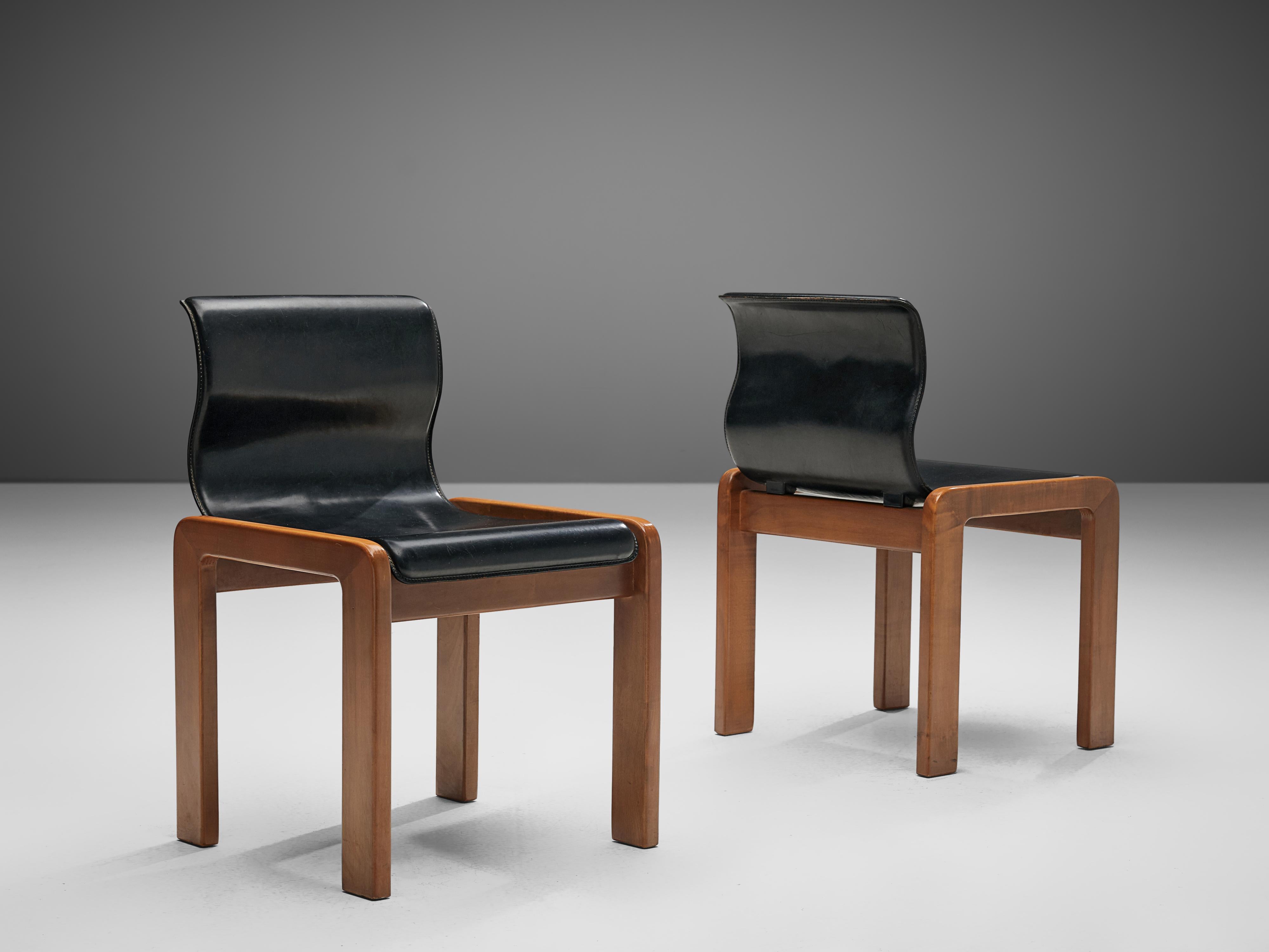 Mid-Century Modern Set of Six Italian Dining Chairs in Walnut and Black Leather Seats