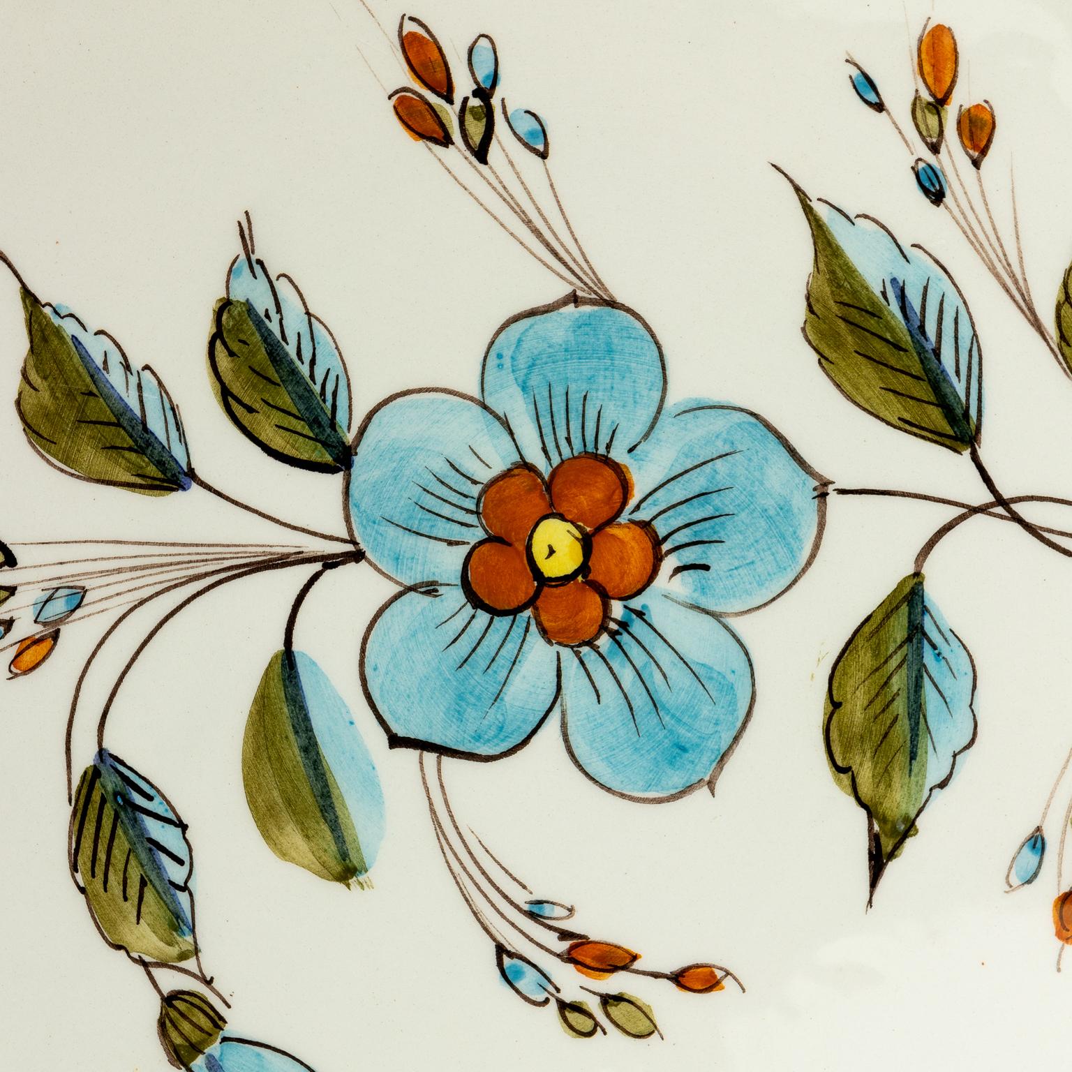 Set of Six Italian Floral Plates In Good Condition In Stamford, CT