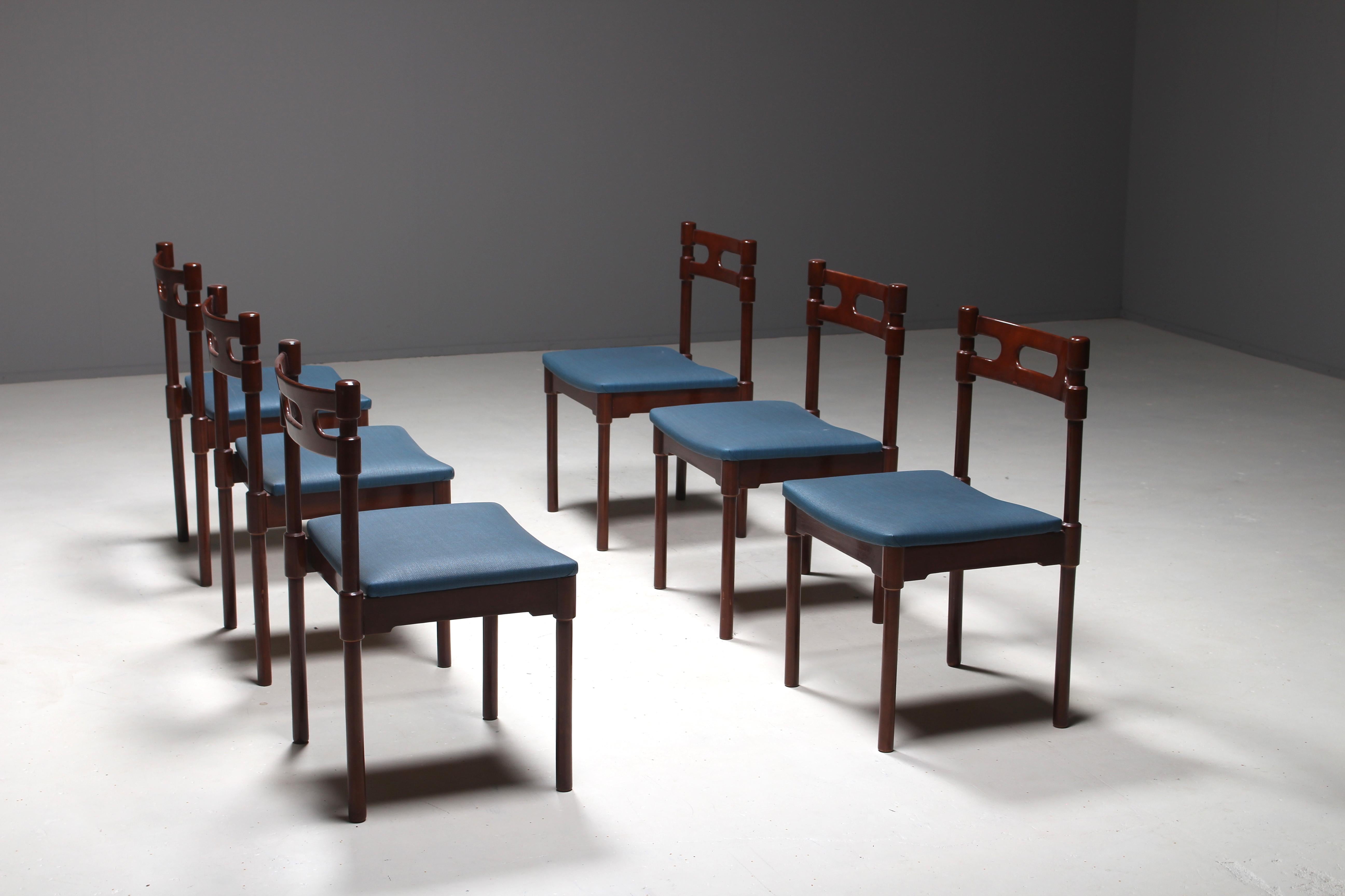 Mid-Century Modern Set of Six Italian Gianfranco Frattini Style Walnut Dining Chairs, 1960s For Sale