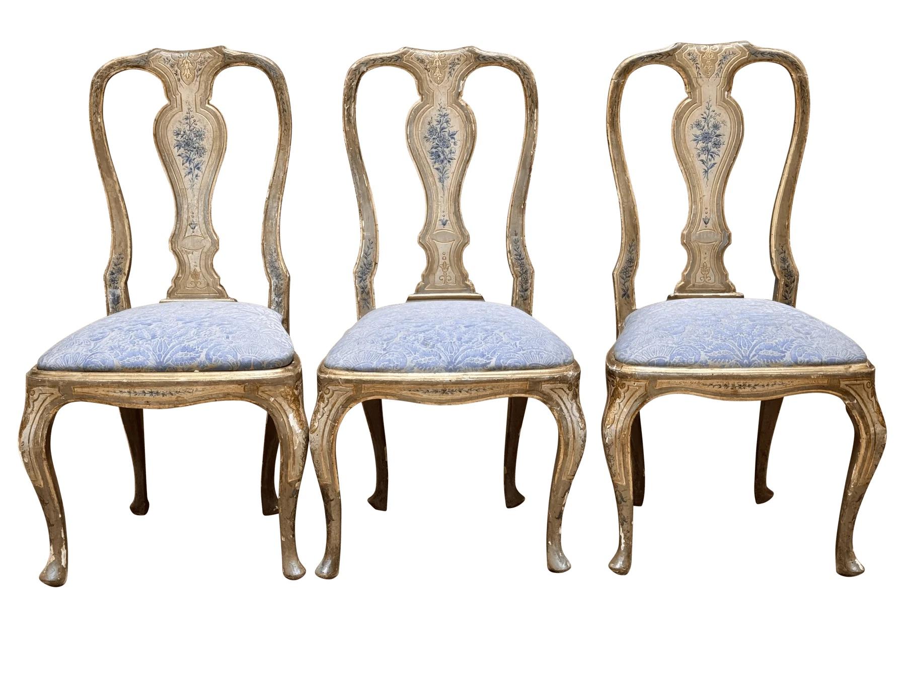 Set of Six Italian Lacquered Rococo Dining Chairs, 18th Century In Good Condition In Charlottesville, VA