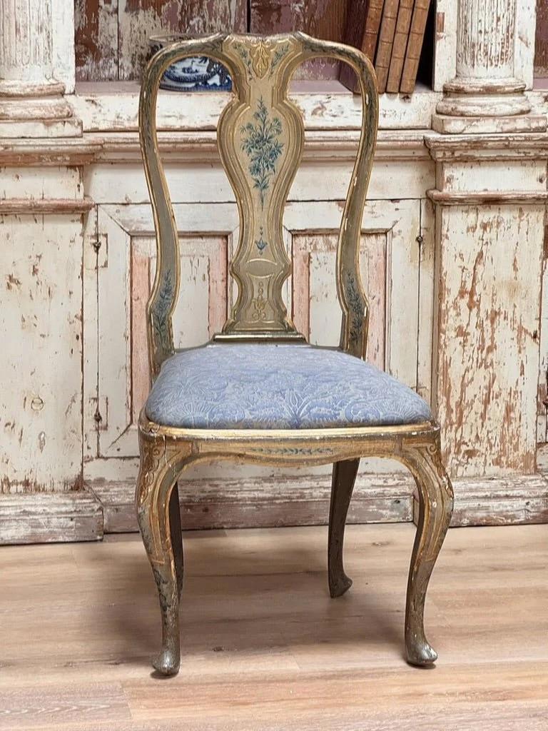Set of Six Italian Lacquered Rococo Dining Chairs, 18th Century 3