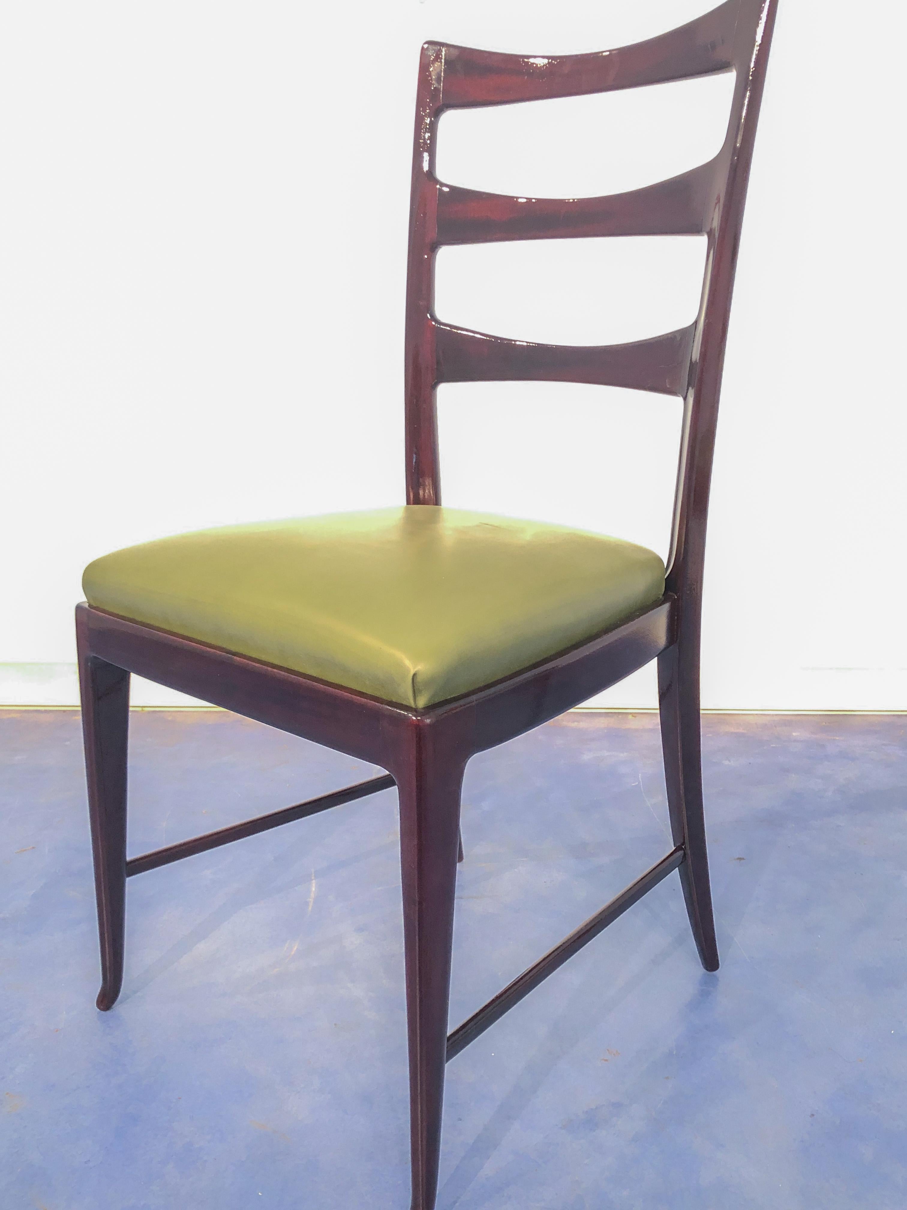 Ensemble de six chaises de salle à manger italiennes en acajou du milieu du siècle dernier par Vittorio Dassi en vente 12
