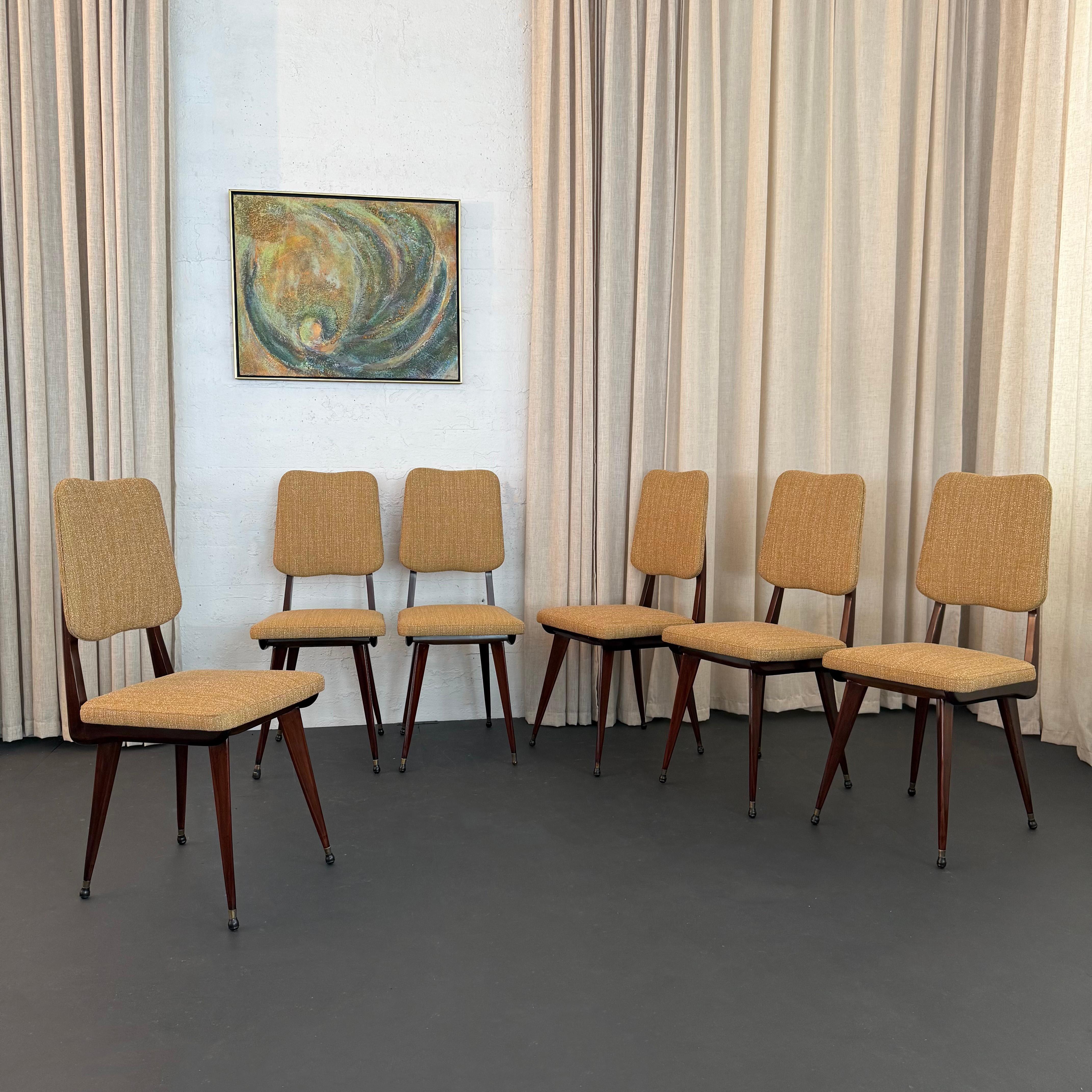 Mid-Century Modern Ensemble de six chaises de salle à manger italiennes en acajou, modernes du milieu du siècle dernier en vente