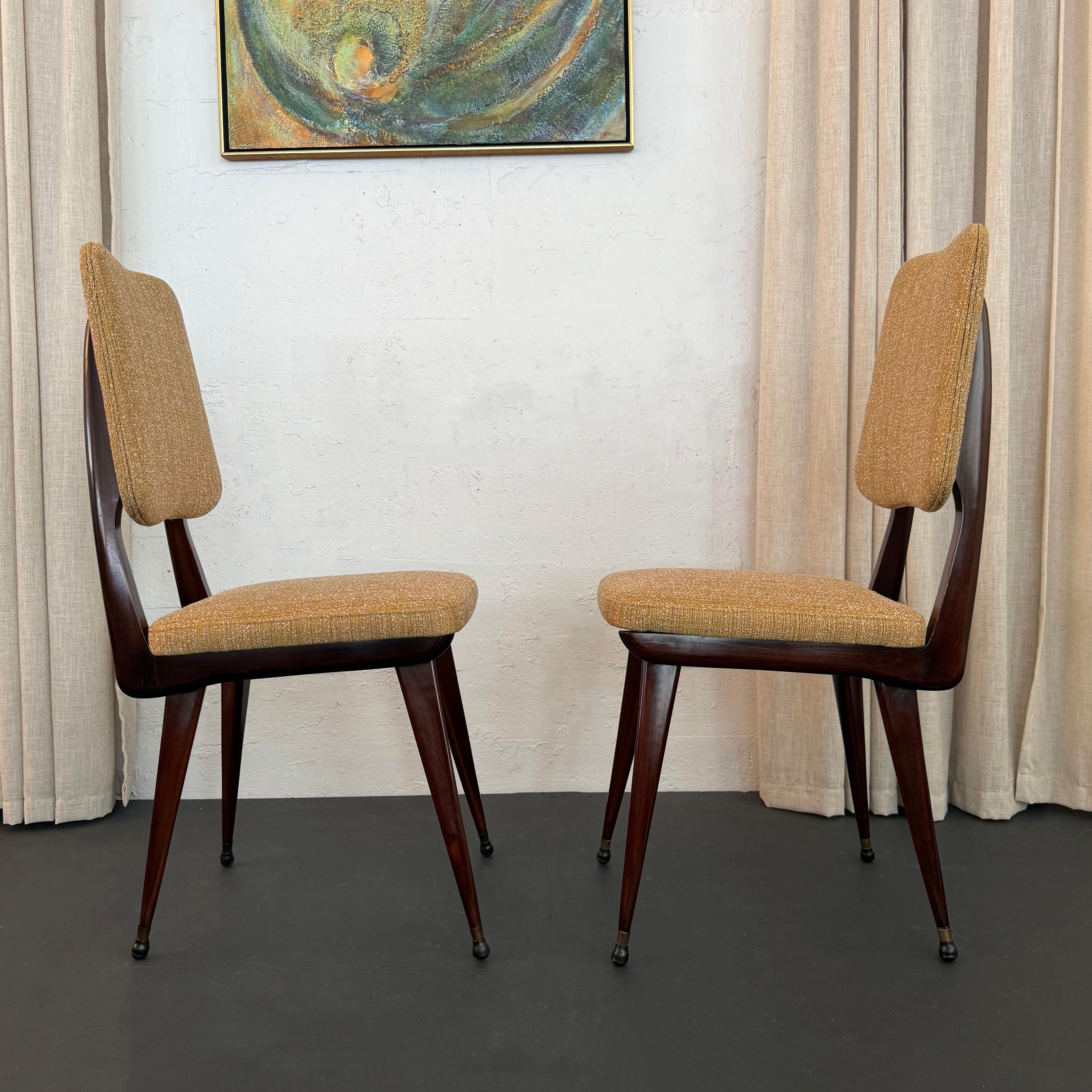 20ième siècle Ensemble de six chaises de salle à manger italiennes en acajou, modernes du milieu du siècle dernier en vente
