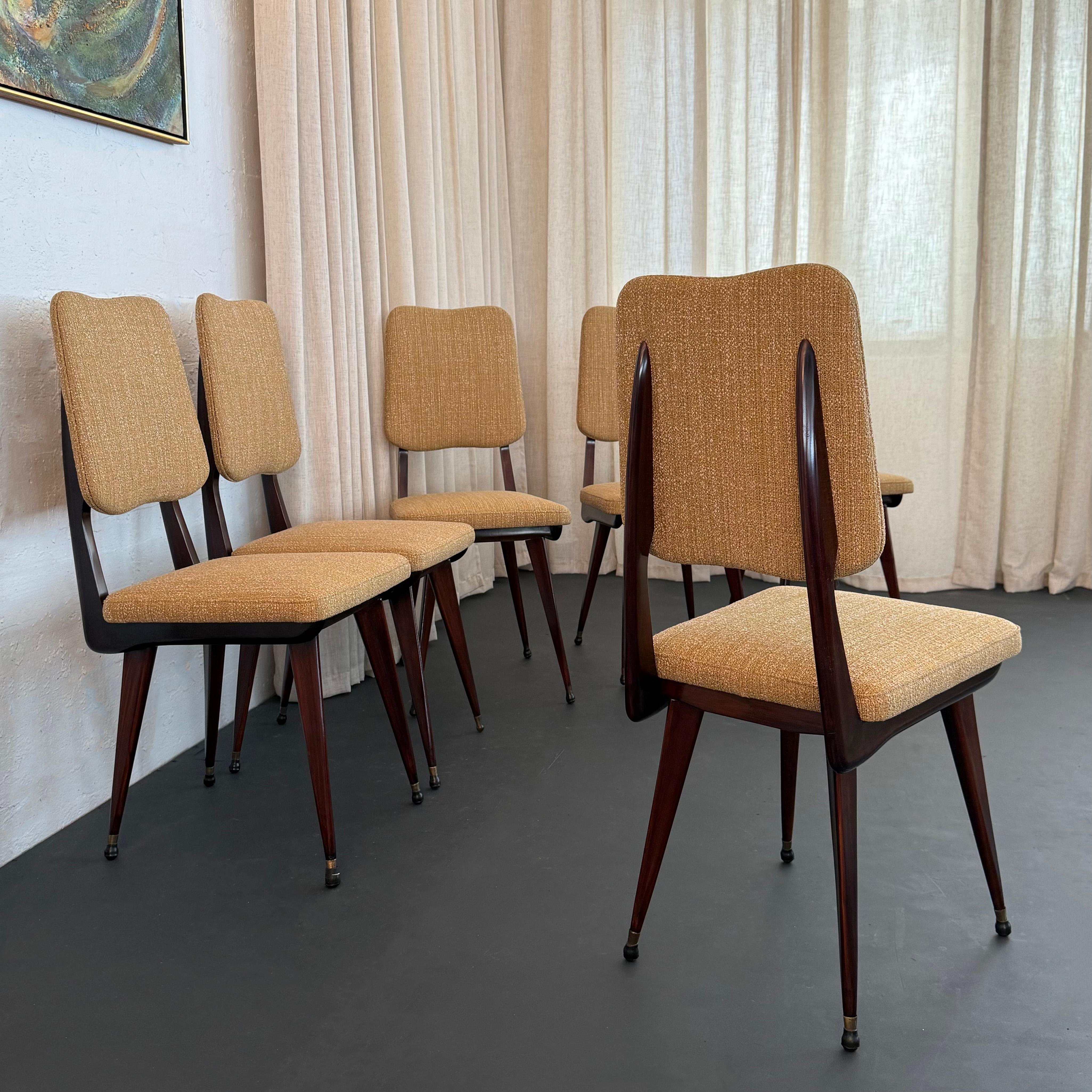 Laiton Ensemble de six chaises de salle à manger italiennes en acajou, modernes du milieu du siècle dernier en vente
