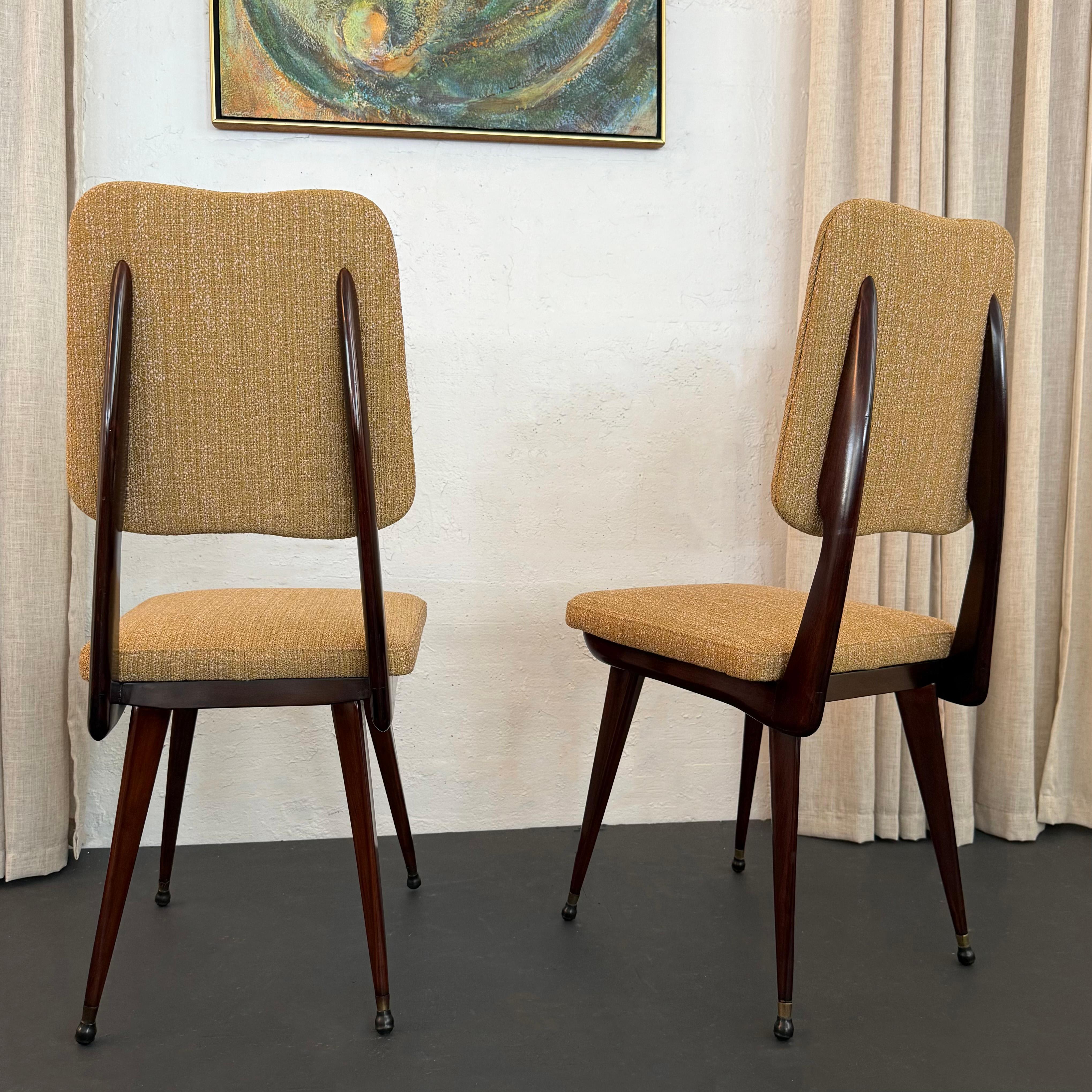 Ensemble de six chaises de salle à manger italiennes en acajou, modernes du milieu du siècle dernier en vente 1